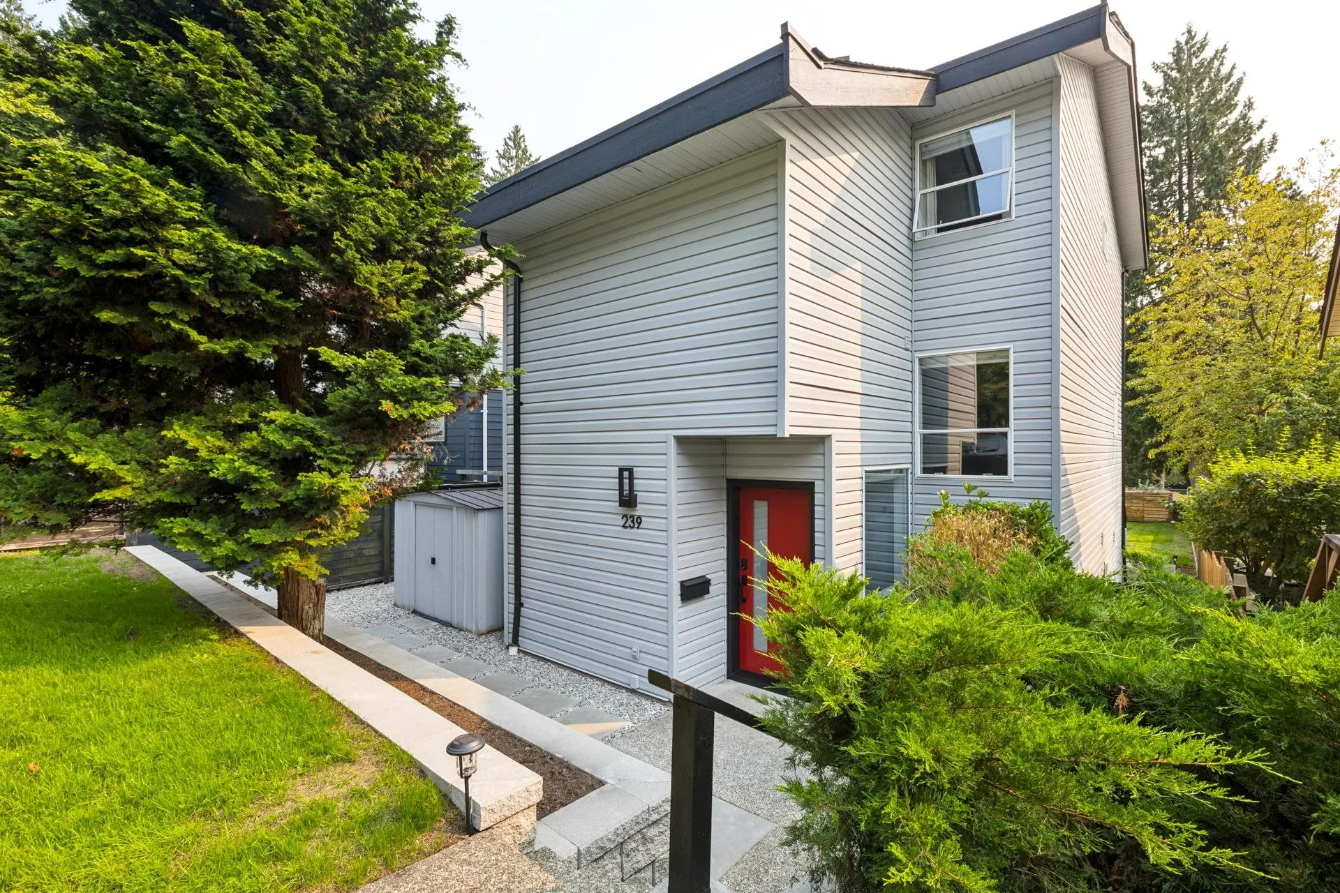 239 W 22nd Street