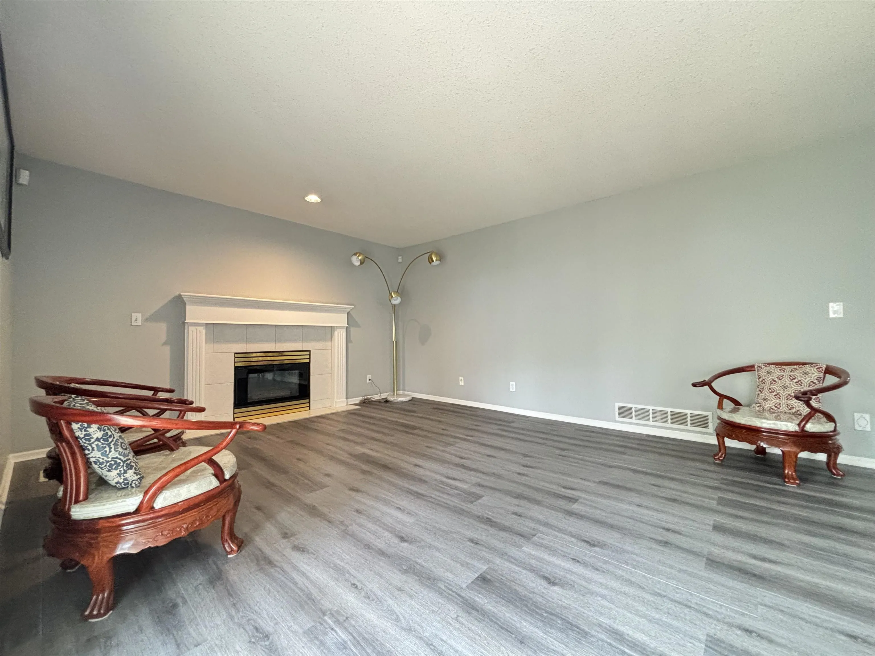 10924 160 Street