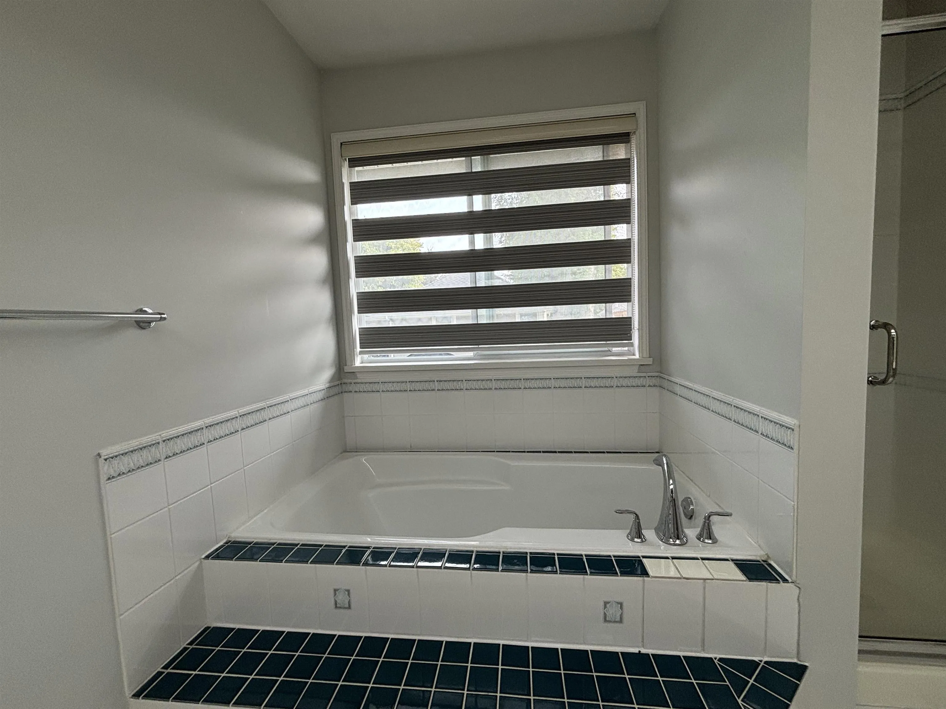 10924 160 Street
