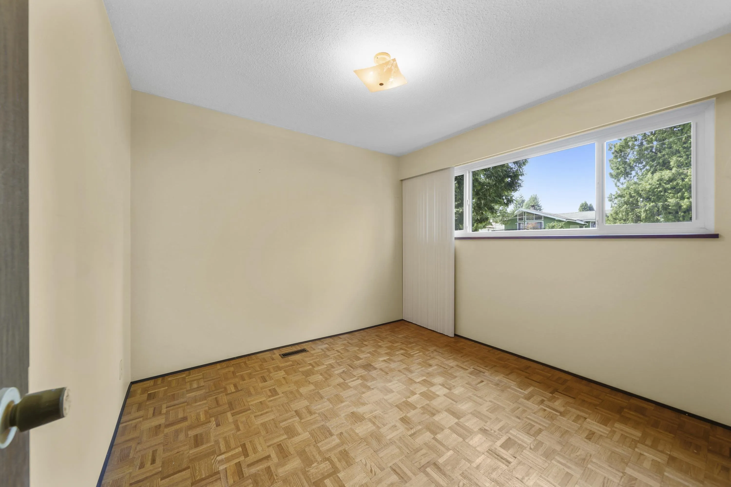 533 Ascot Street