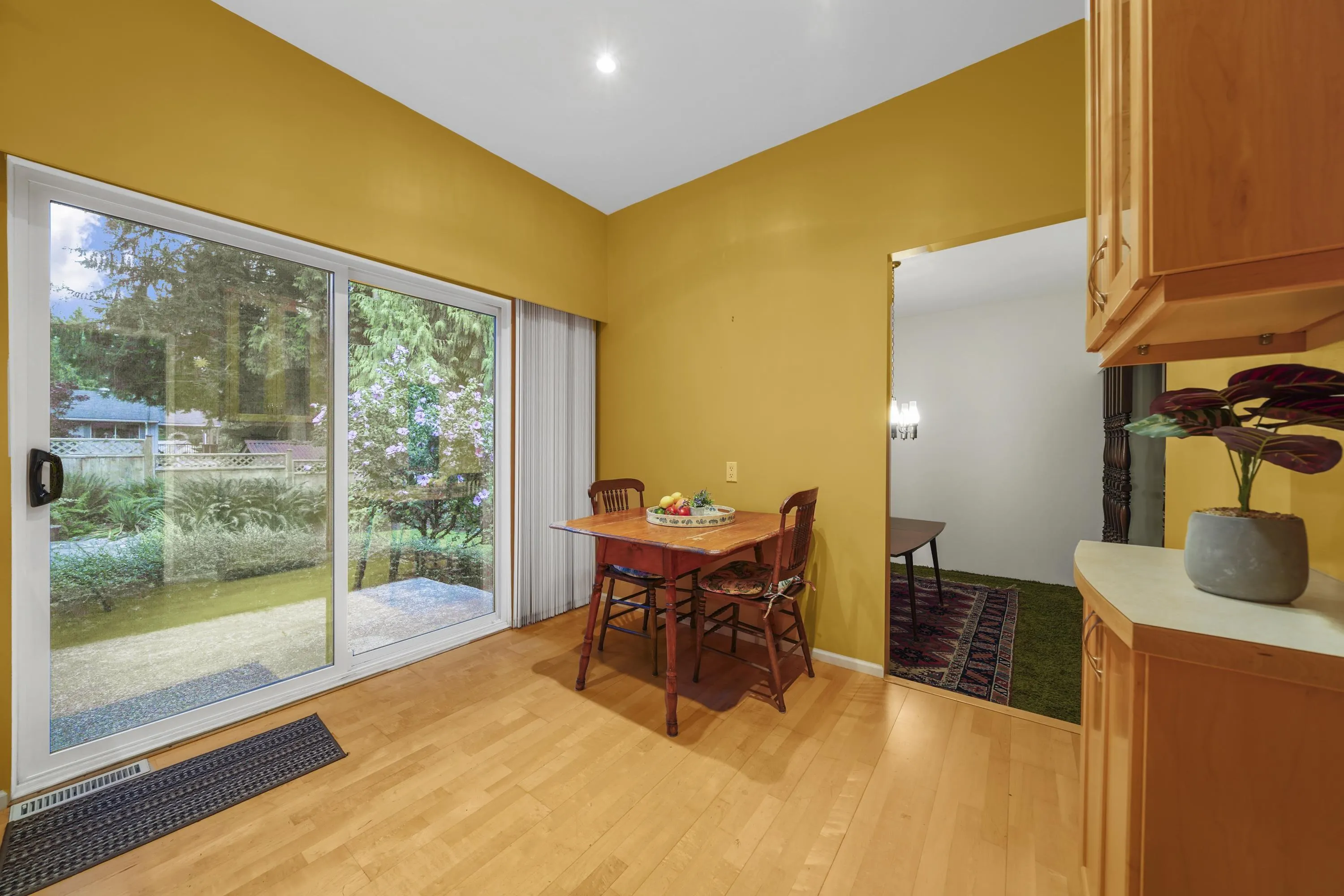 533 Ascot Street