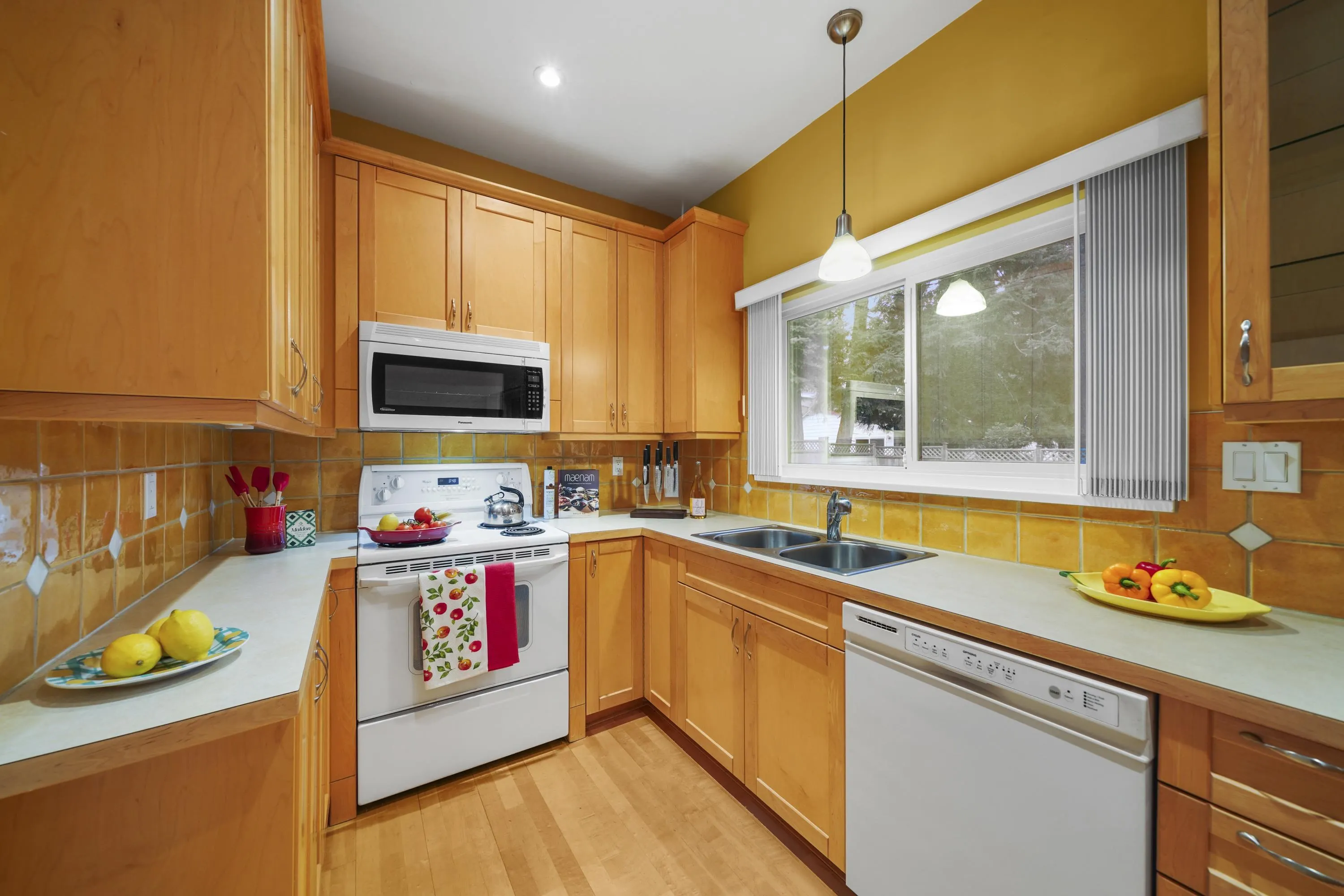 533 Ascot Street
