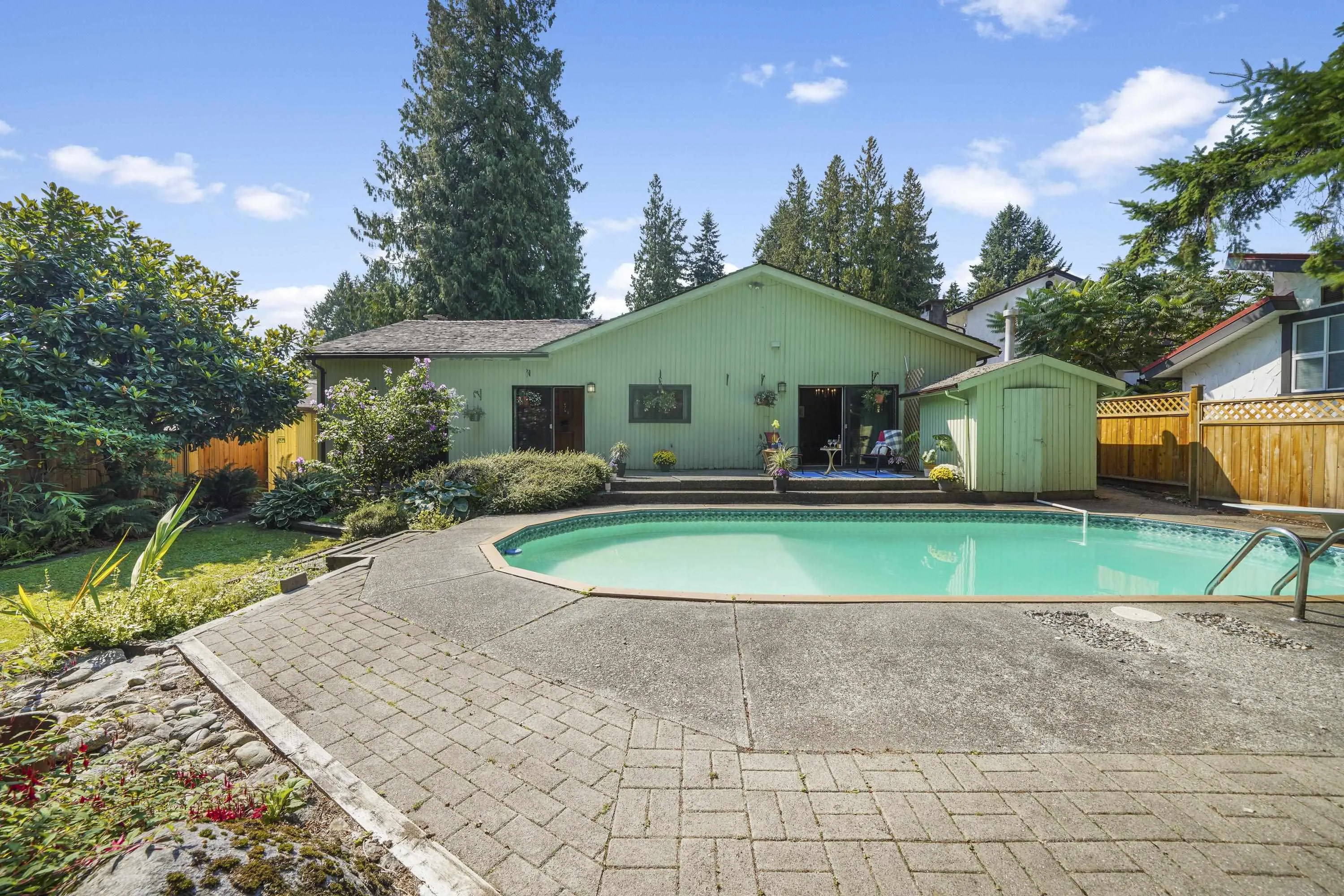 533 Ascot Street