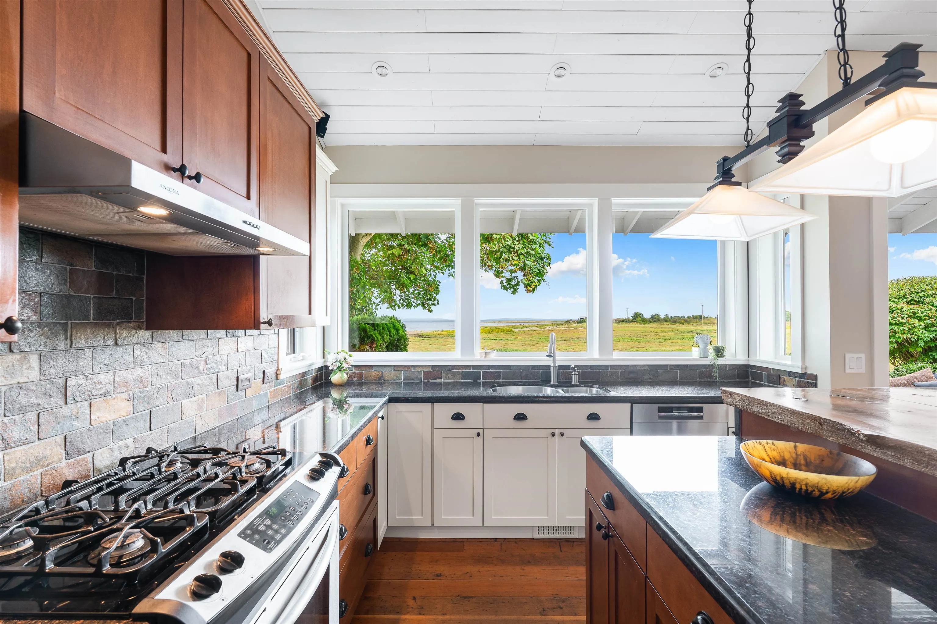 1284 Beach Grove Road