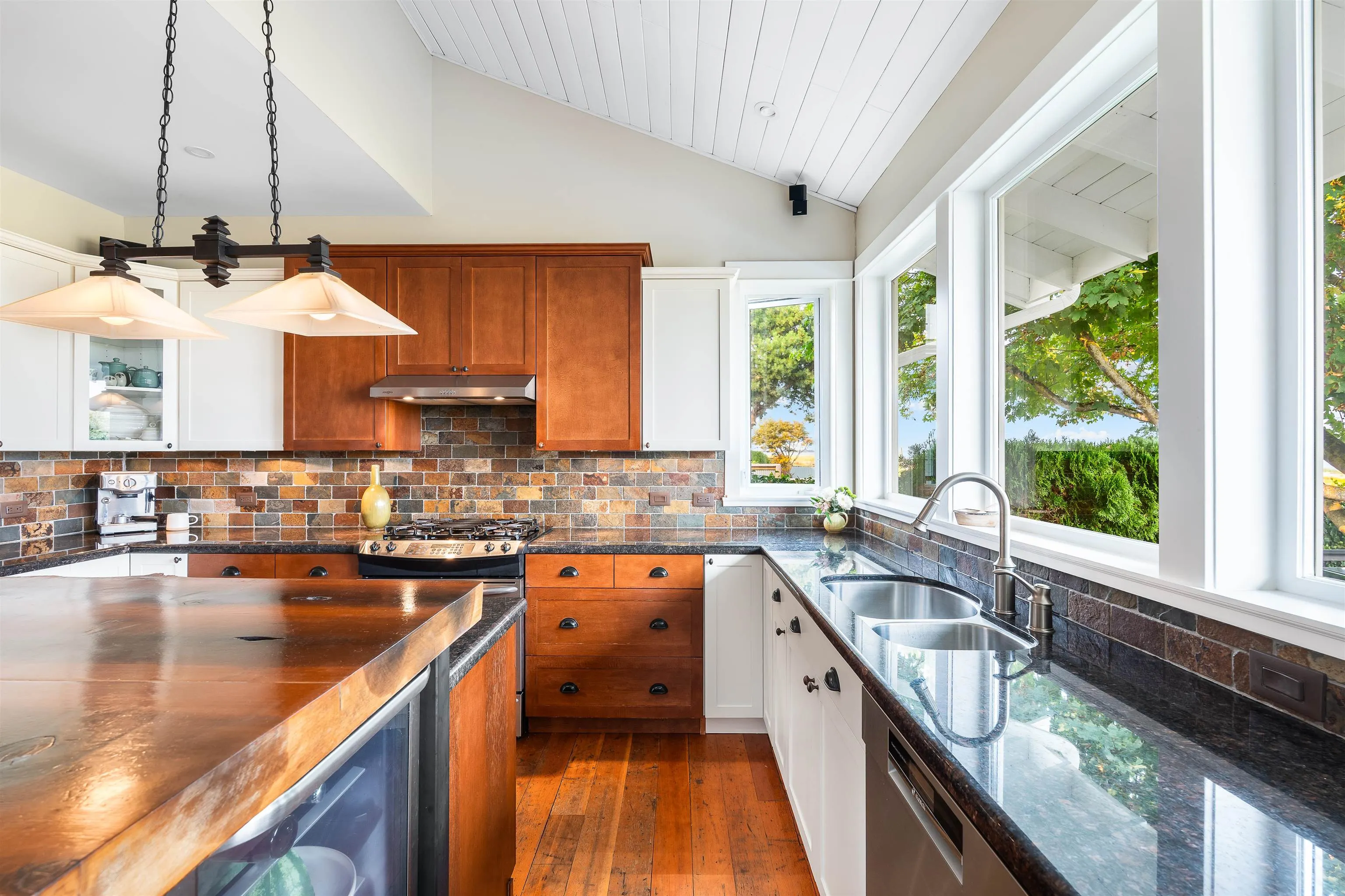 1284 Beach Grove Road