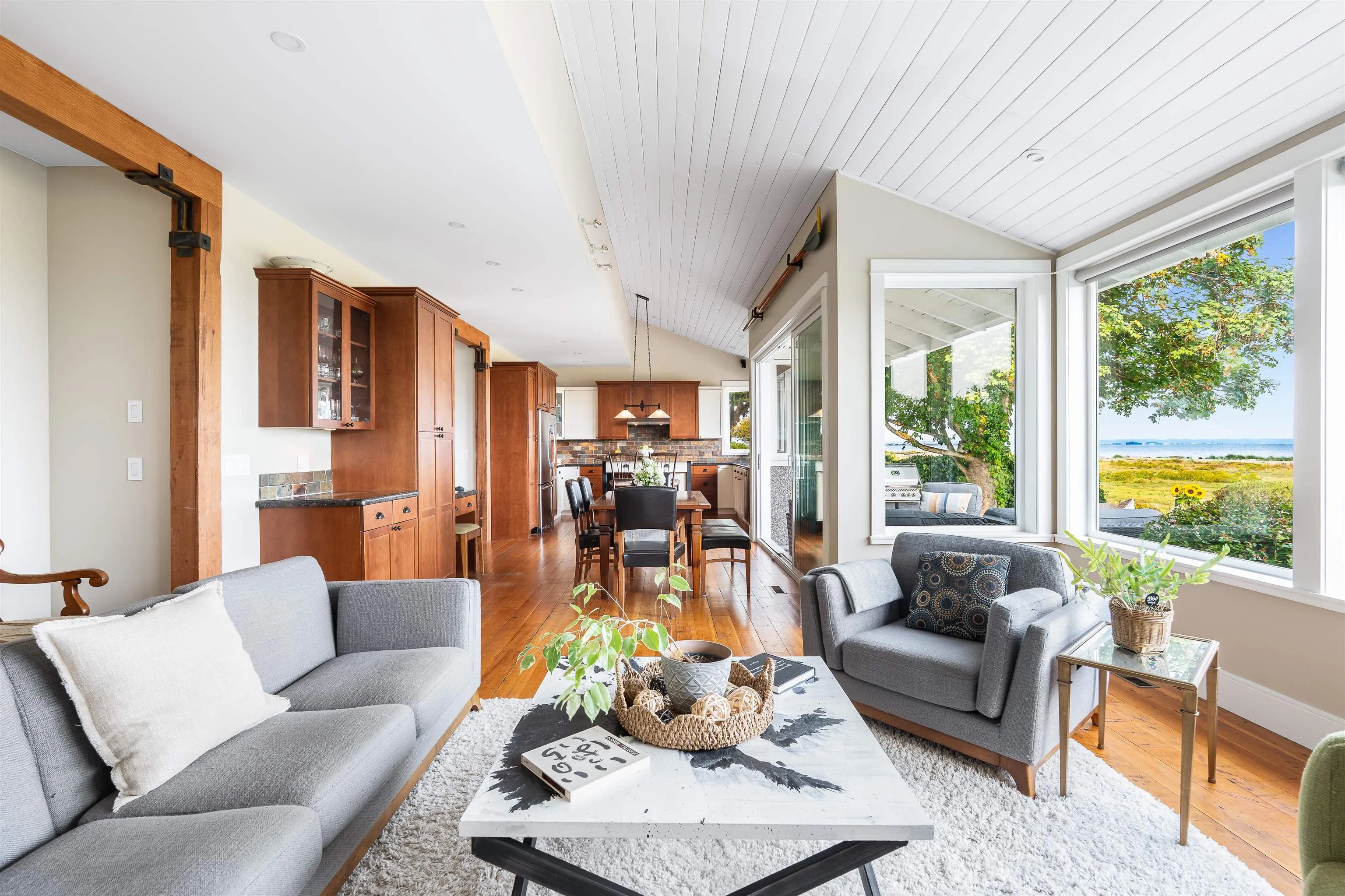 1284 Beach Grove Road