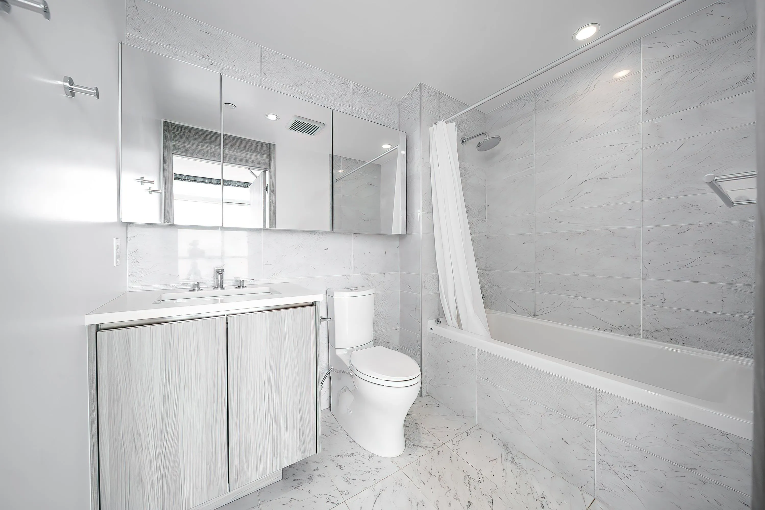 2702 4720 Lougheed Highway