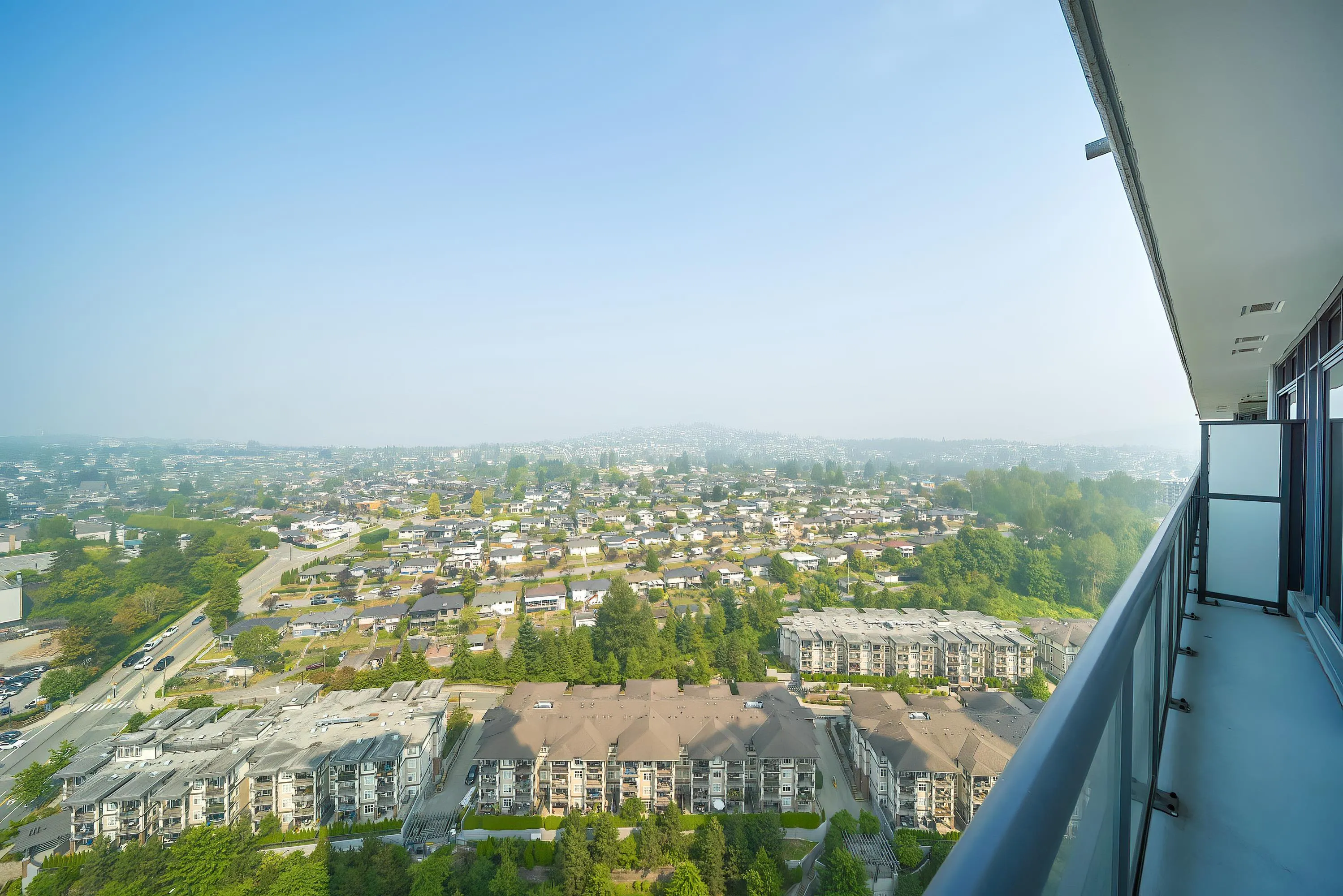 2702 4720 Lougheed Highway