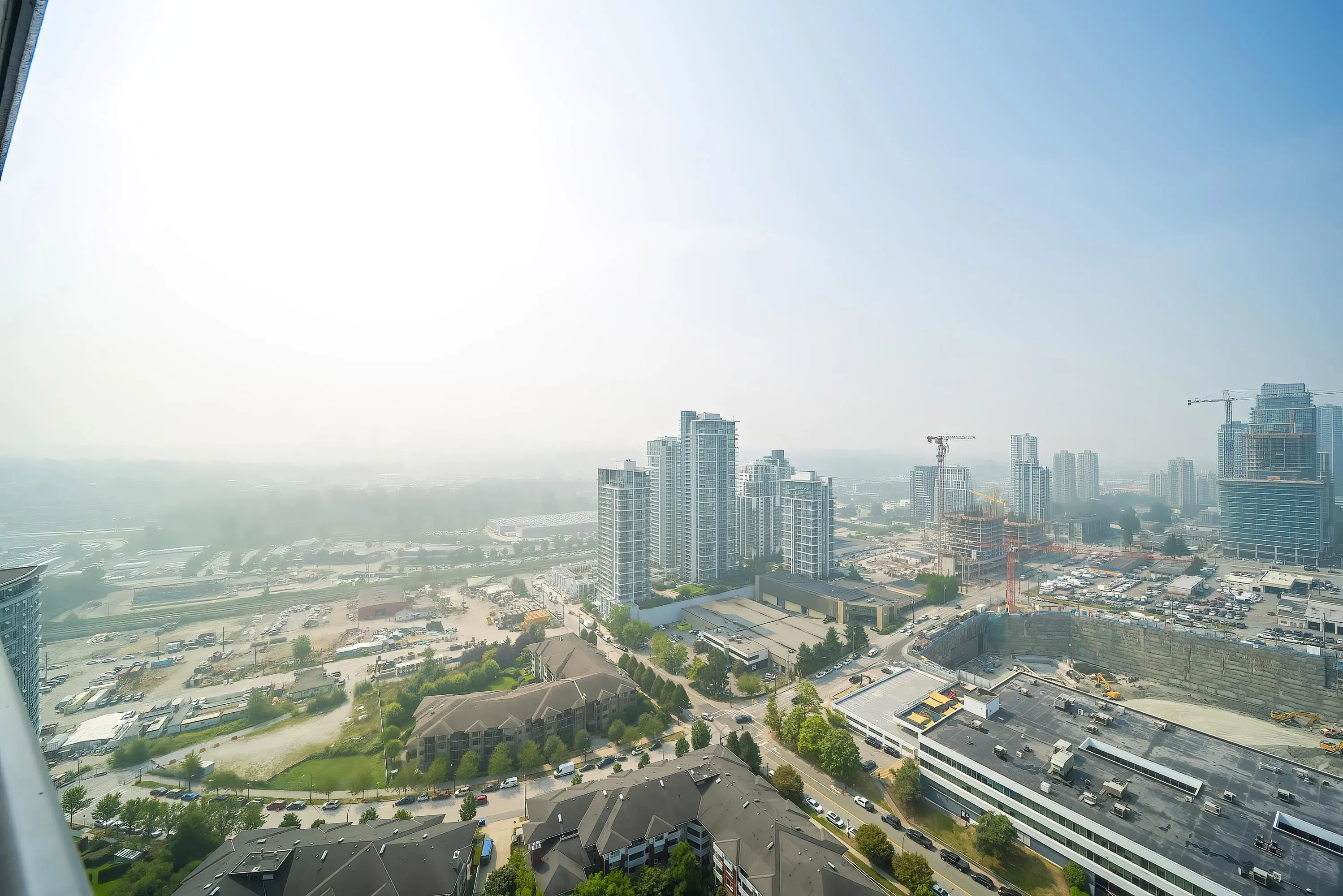 2702 4720 Lougheed Highway
