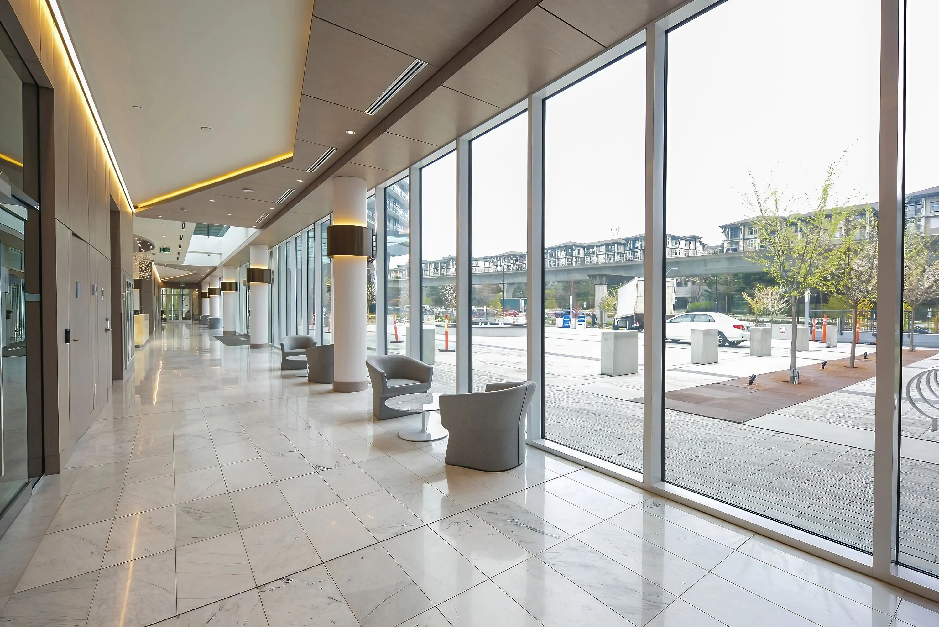 2702 4720 Lougheed Highway