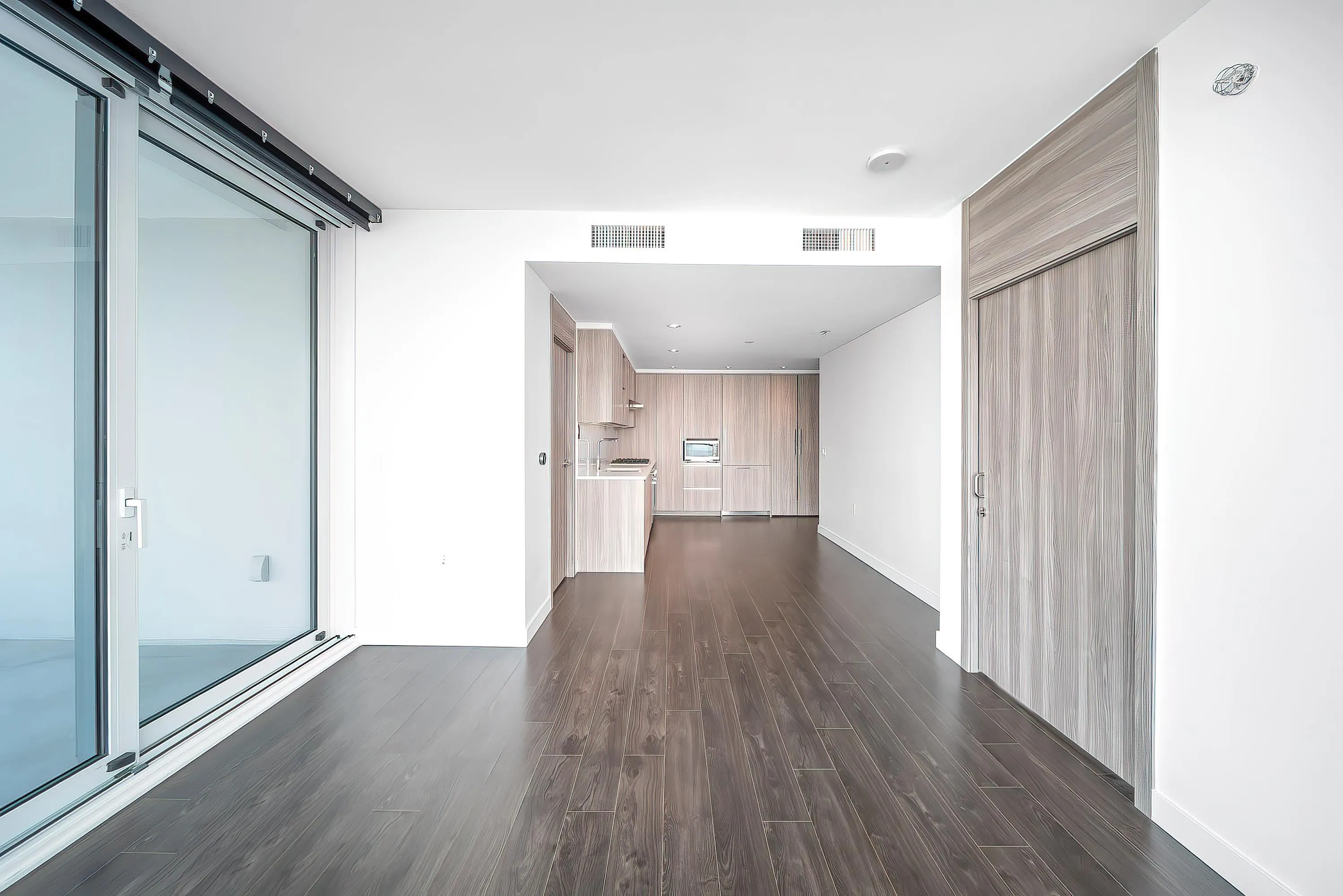 2702 4720 Lougheed Highway