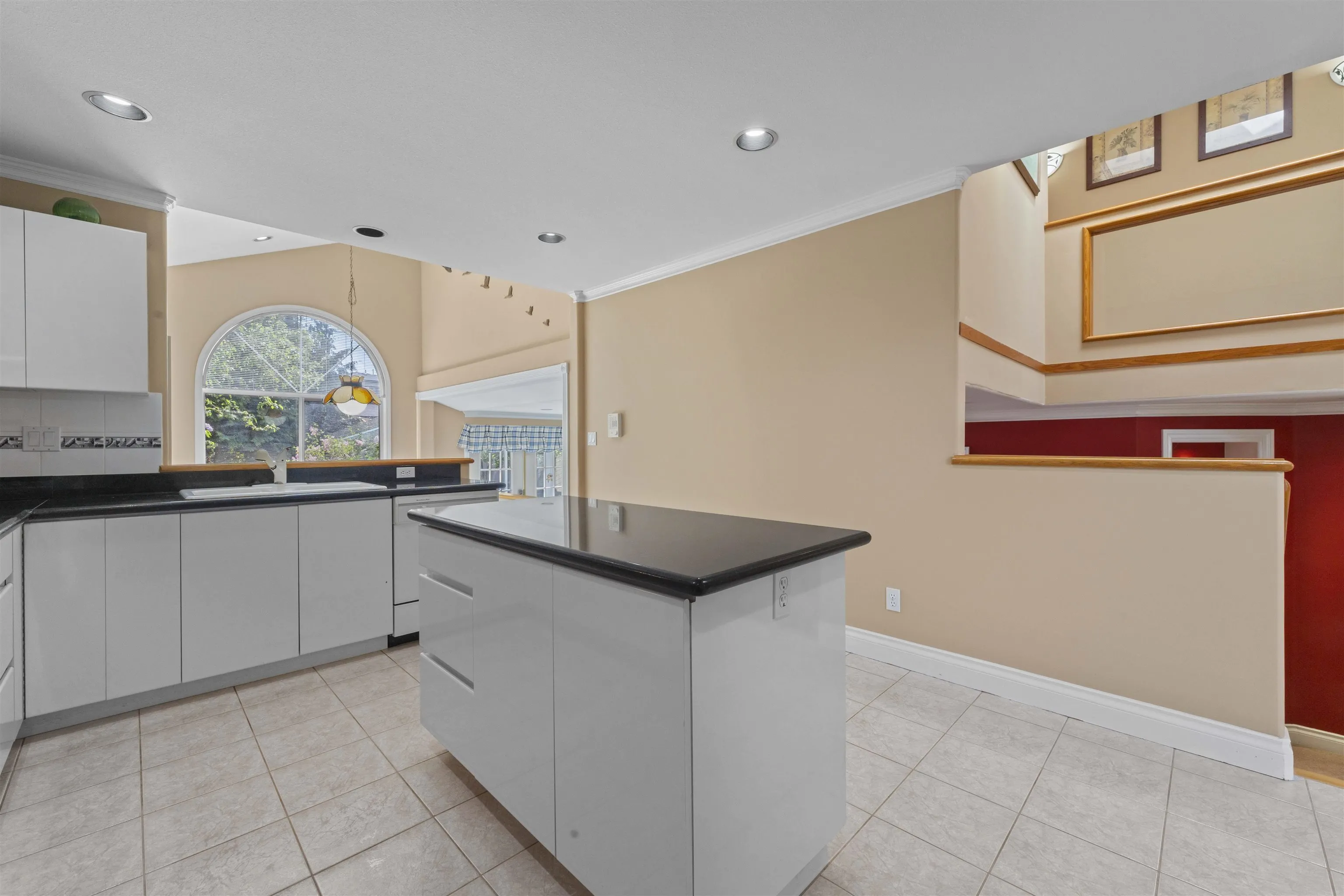 8340 Lunen Road