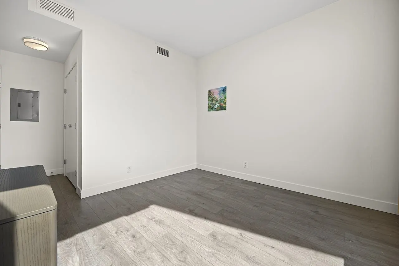 2107 4465 Juneau Street