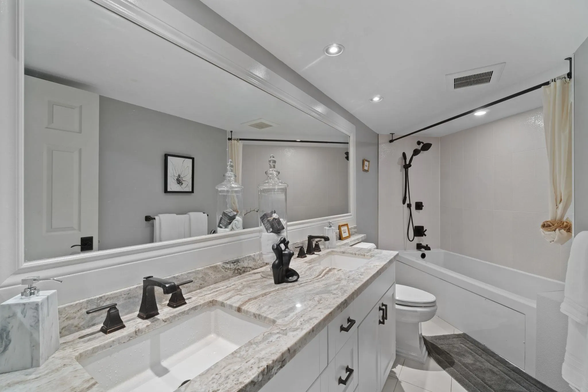 116 1150 Quayside Drive