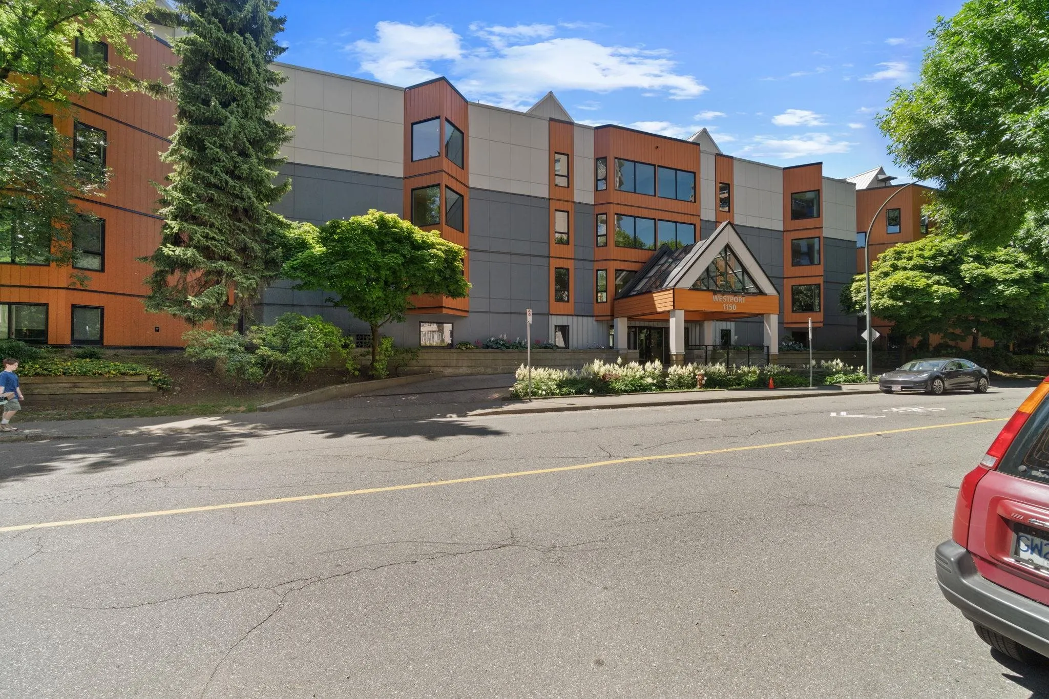 116 1150 Quayside Drive