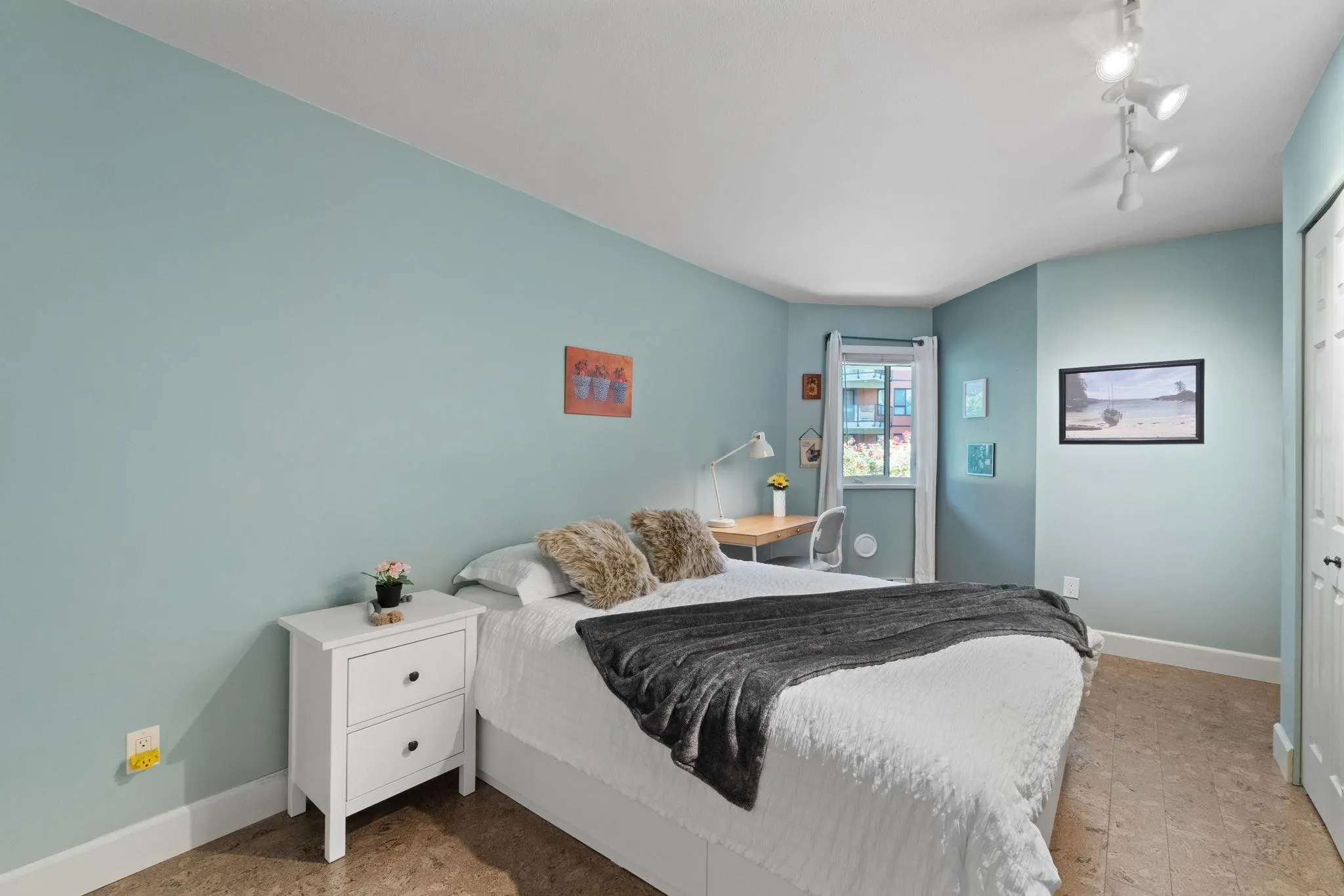 116 1150 Quayside Drive