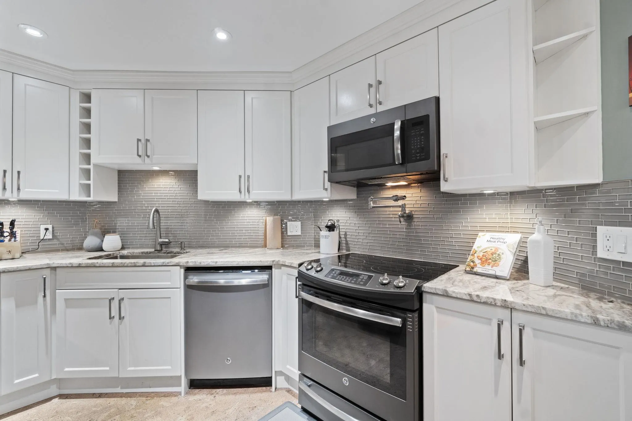 116 1150 Quayside Drive
