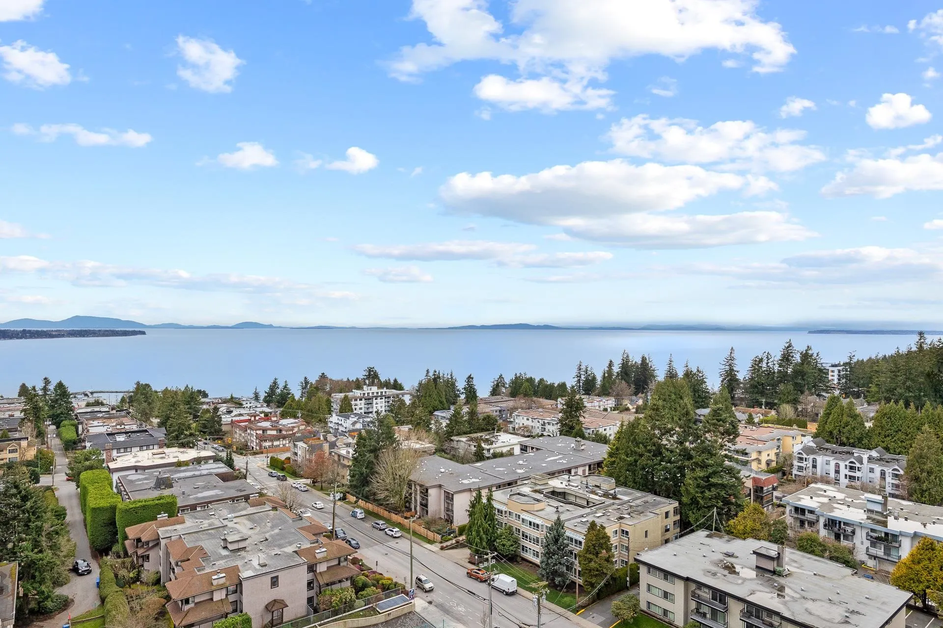 1305 1501 Foster Street