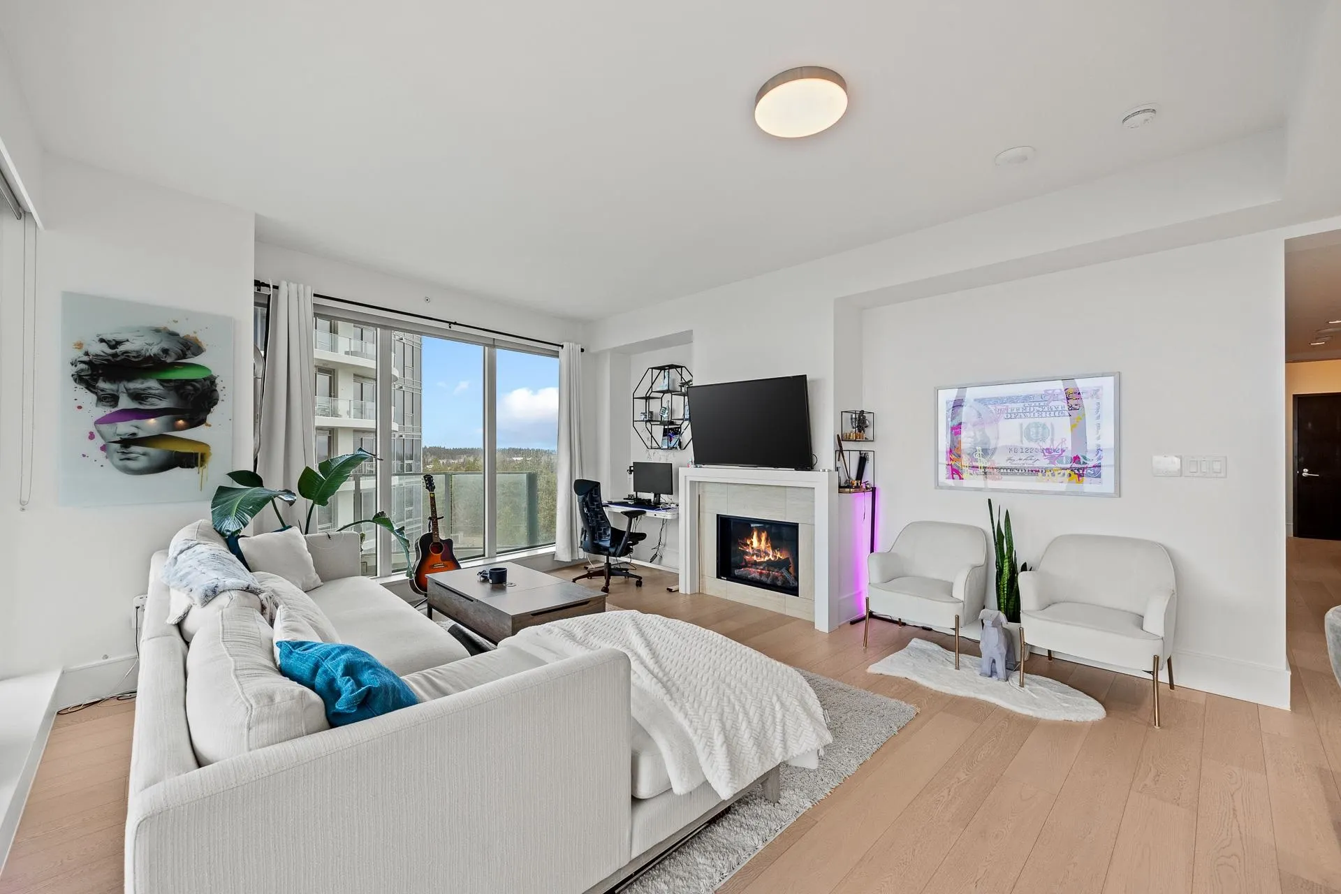 1305 1501 Foster Street