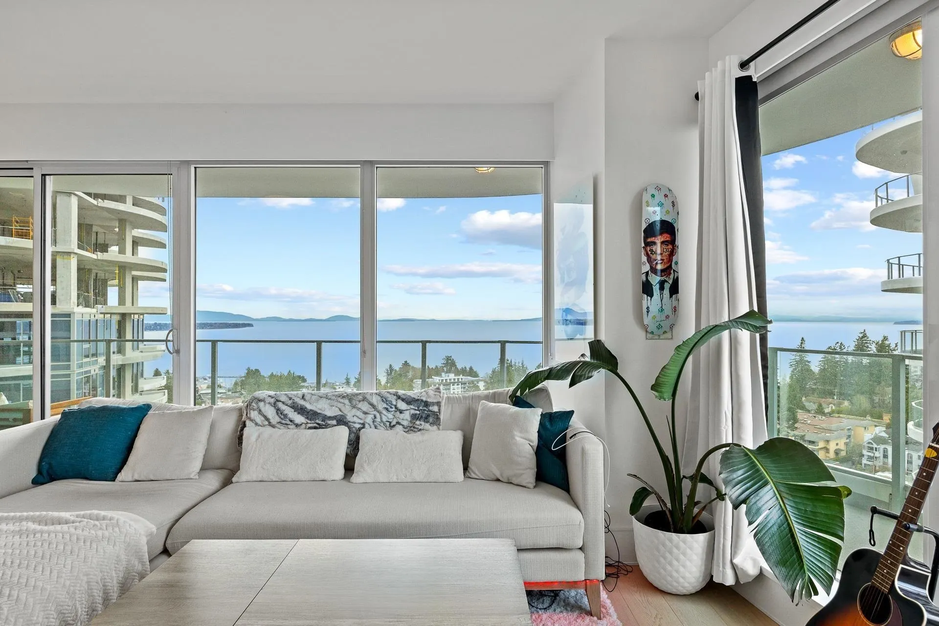 1305 1501 Foster Street