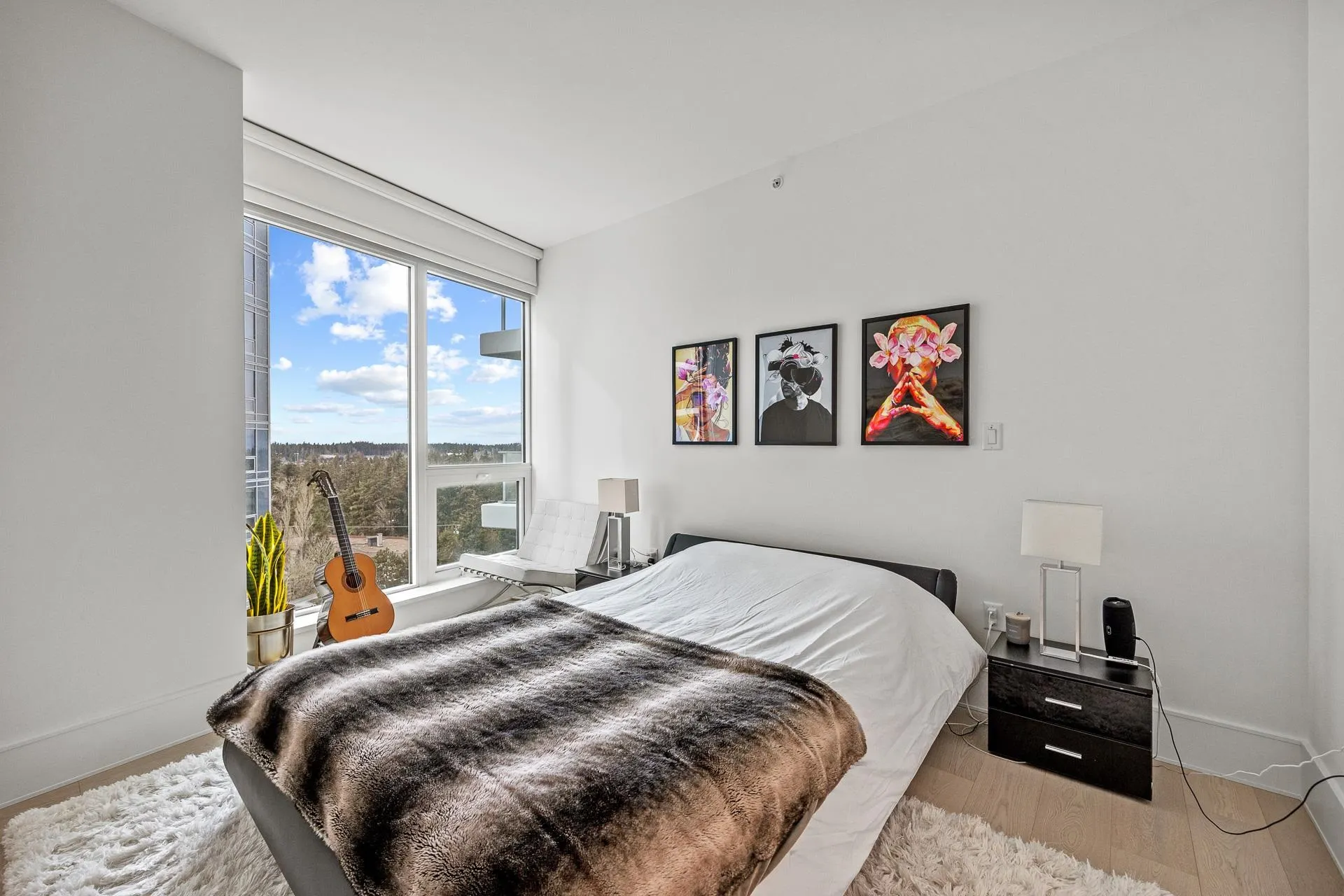 1305 1501 Foster Street