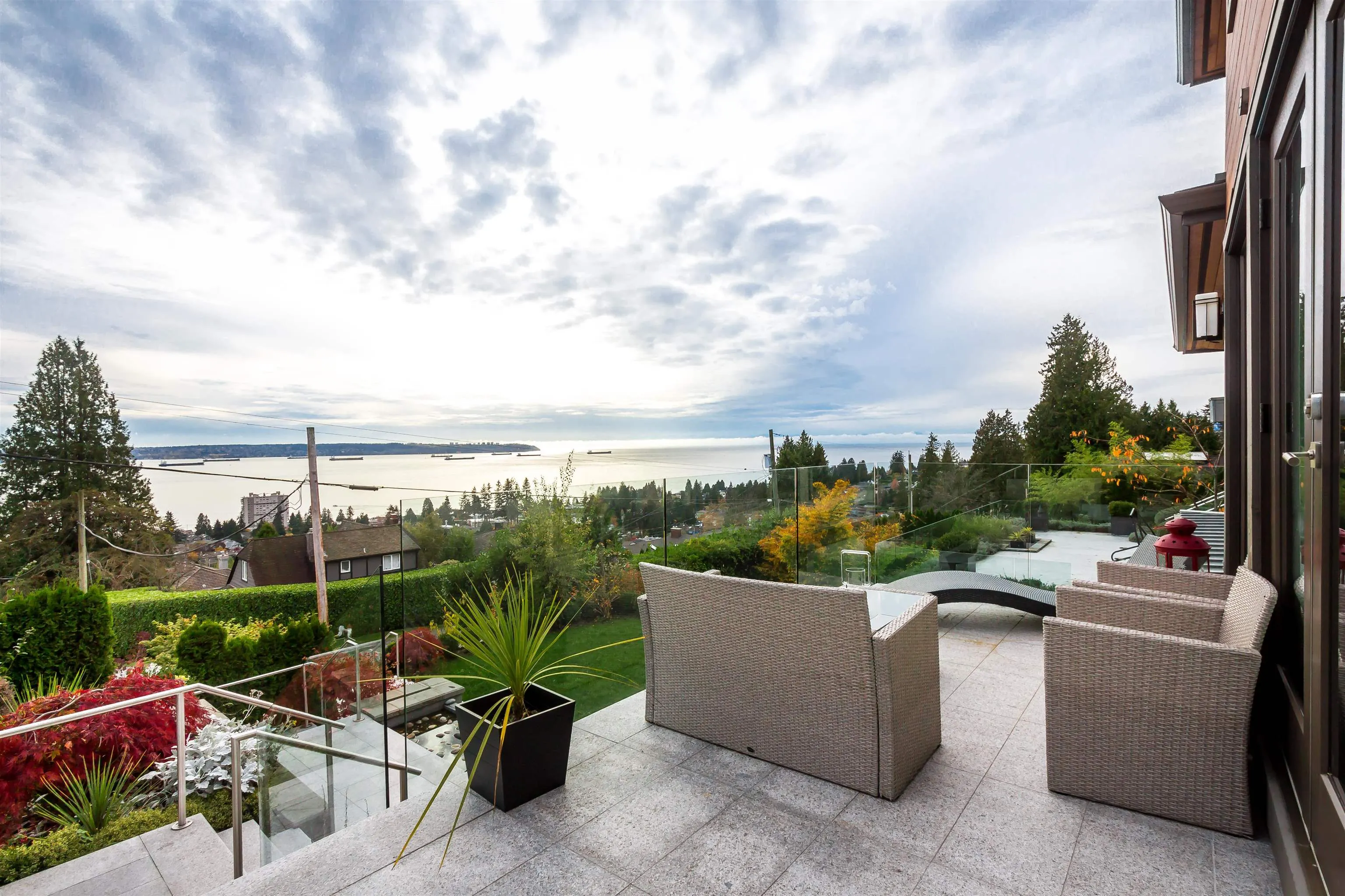 2301 Ottawa Avenue