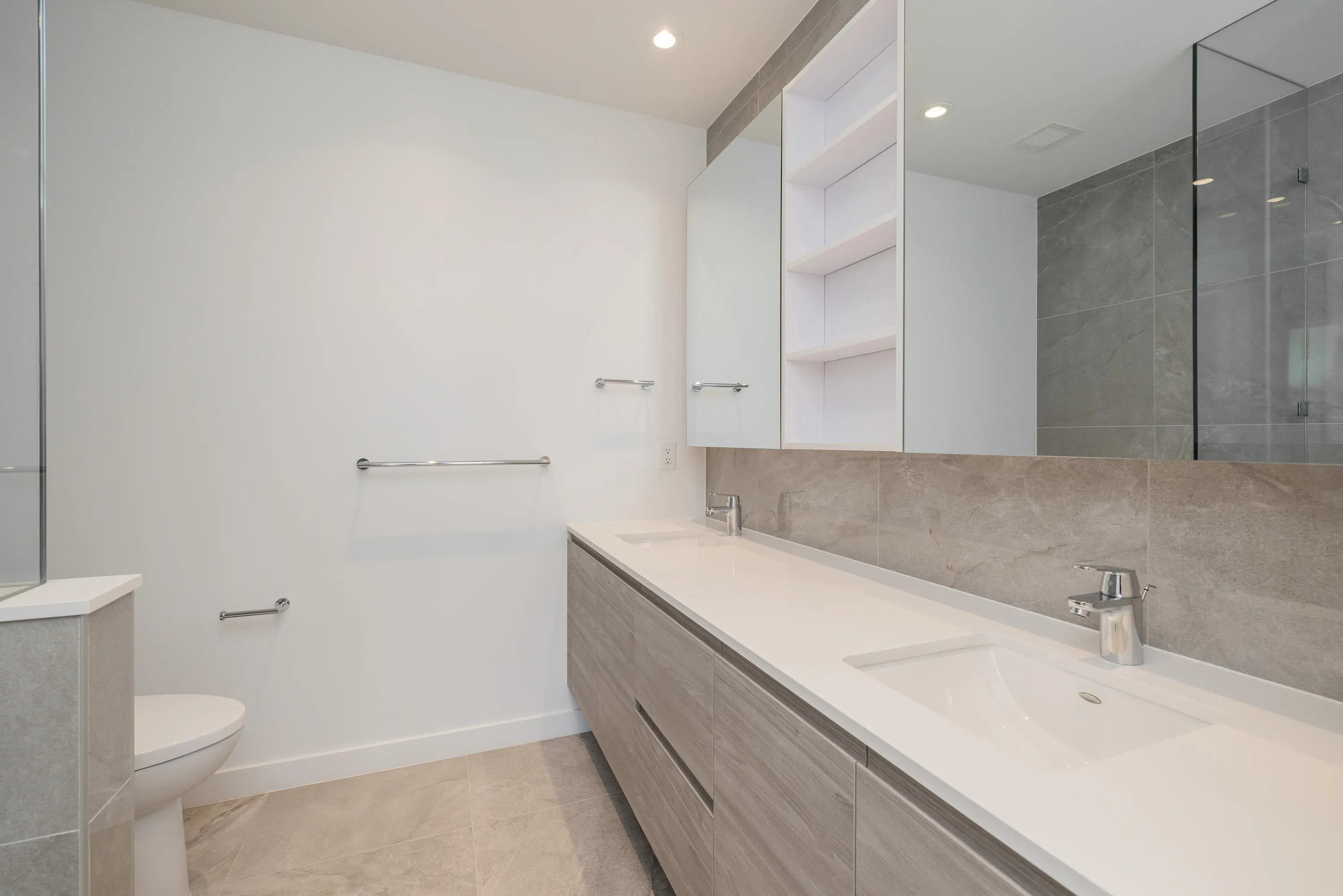 4505 680 Quayside Drive