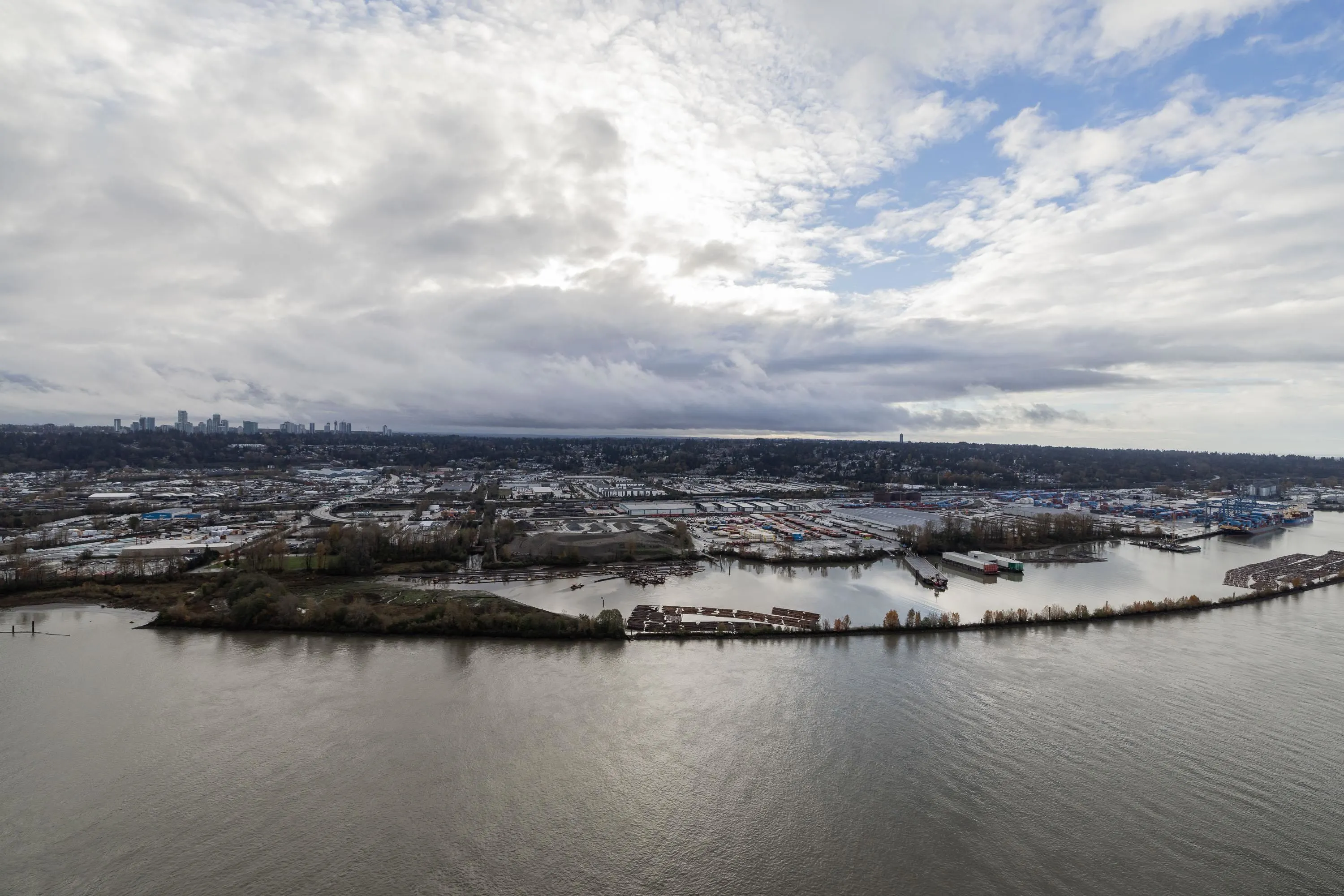 4505 680 Quayside Drive