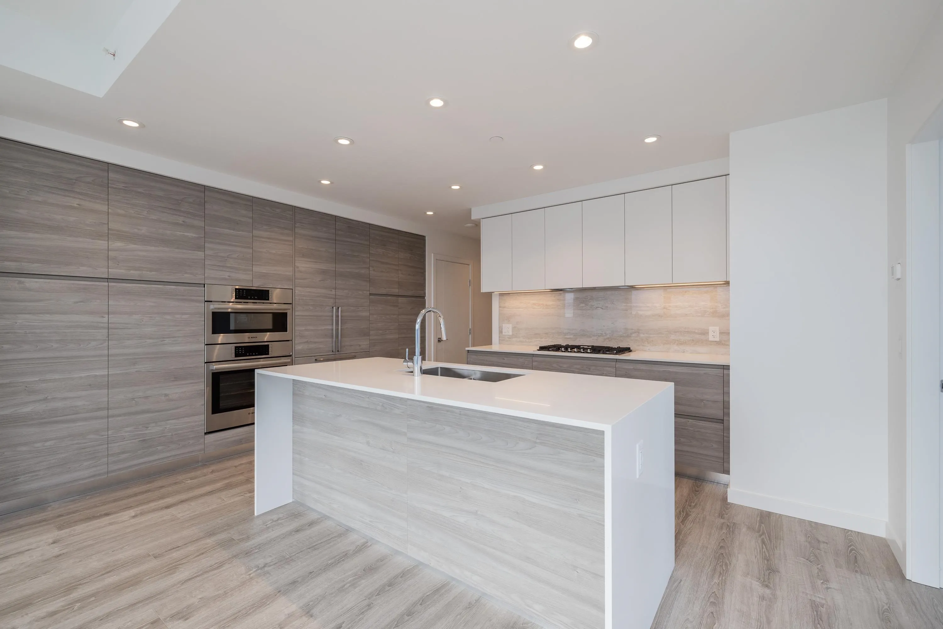 4505 680 Quayside Drive