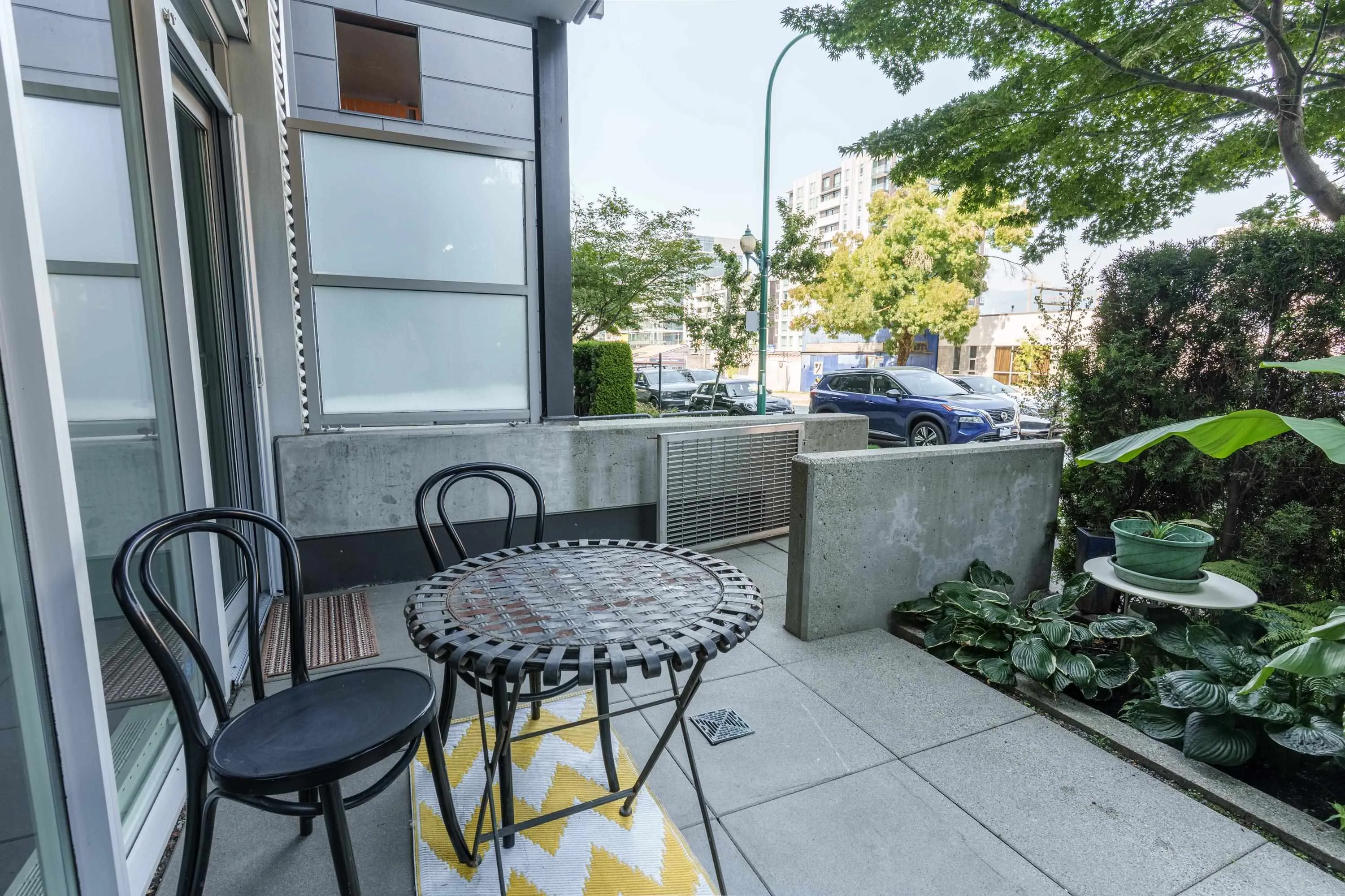 260 E 2nd Avenue