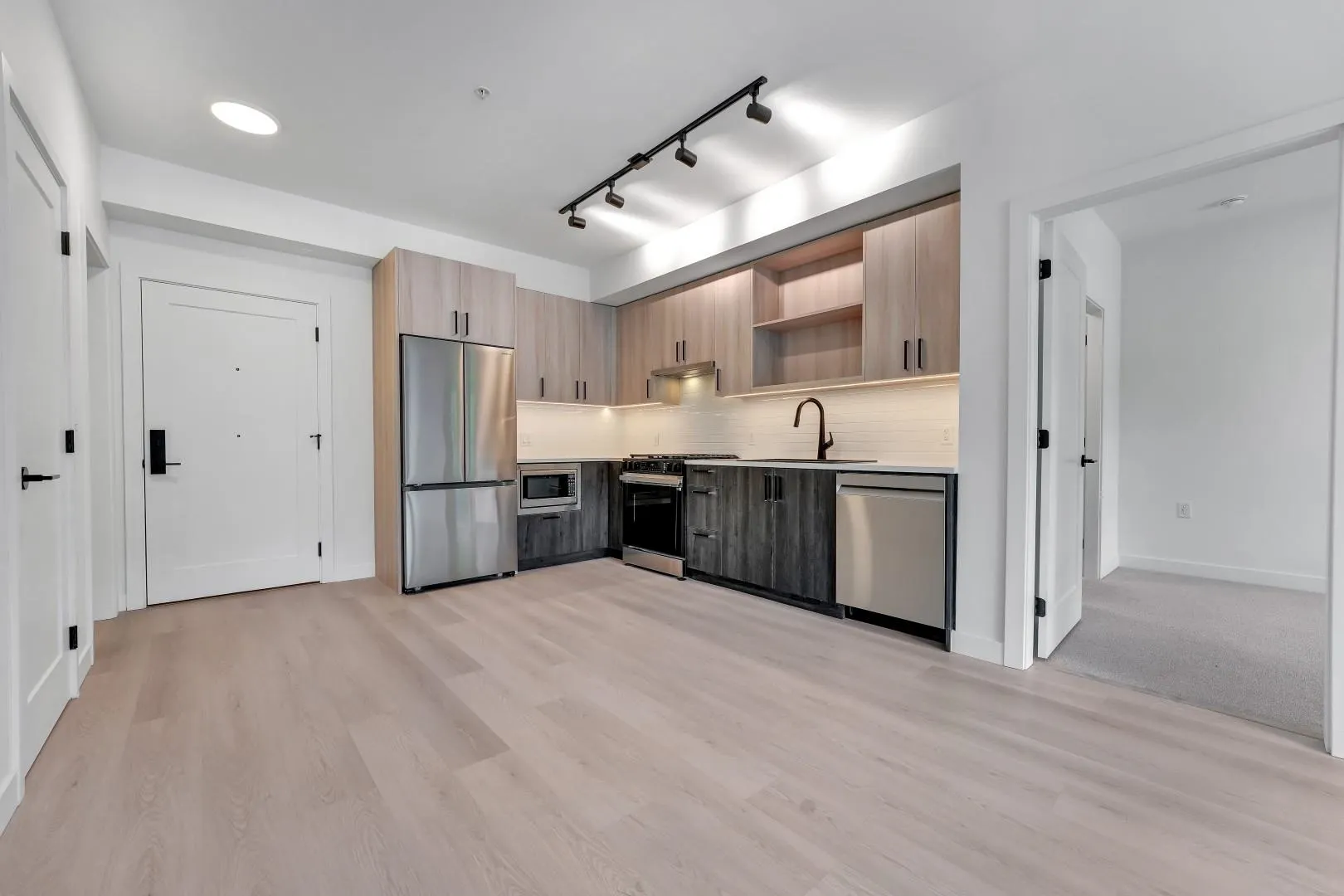 304 1100 Clarke Road