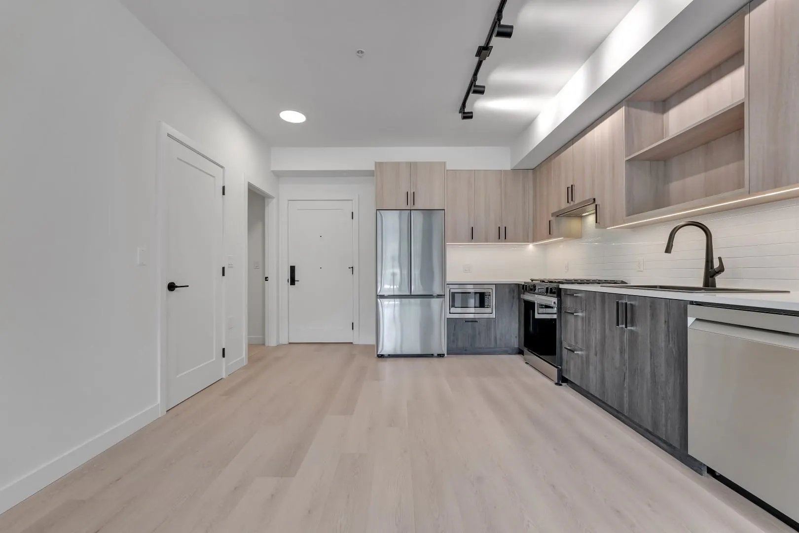 304 1100 Clarke Road
