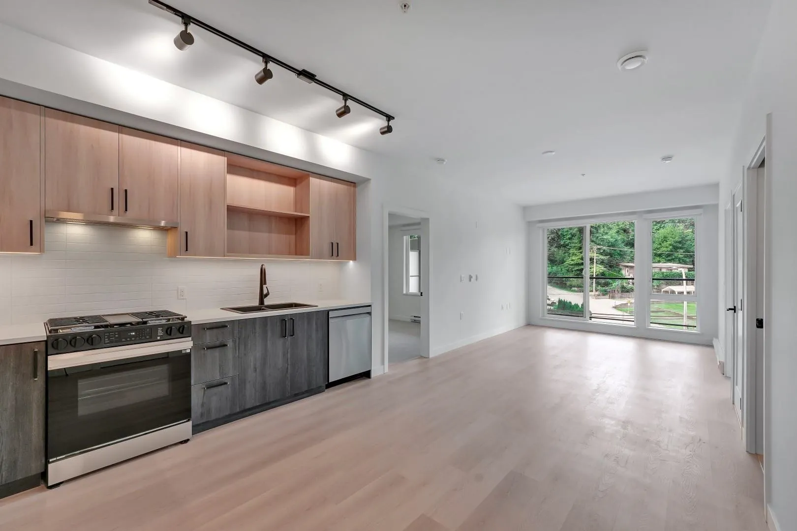 304 1100 Clarke Road