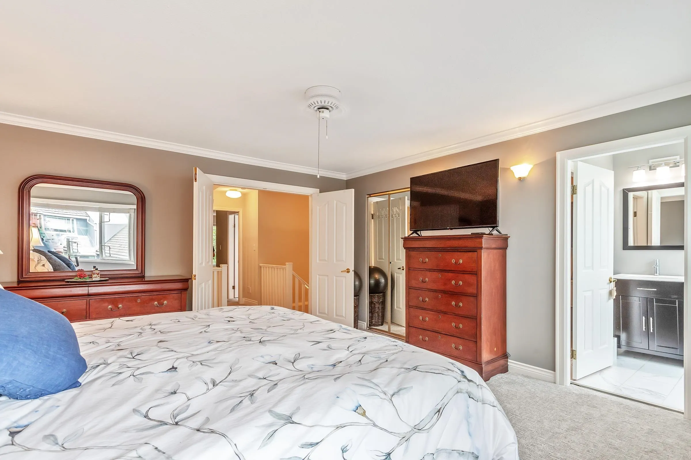 36 1925 Indian River Crescent