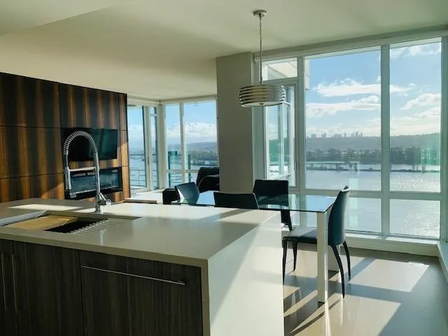 #2008 210 Salter Street