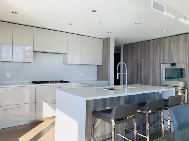 #2008 210 Salter Street