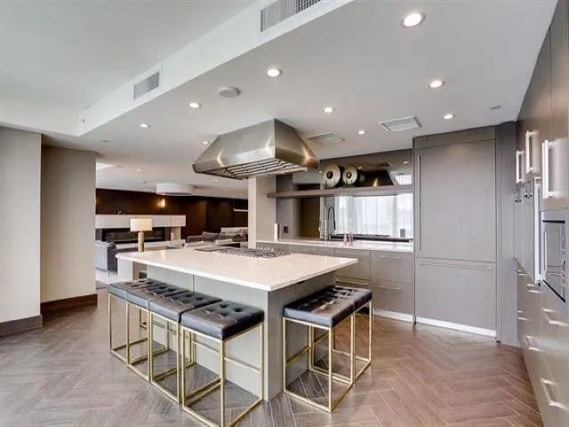 #2008 210 Salter Street
