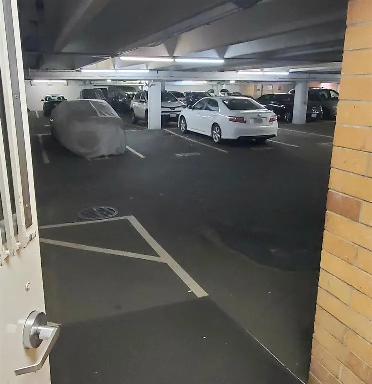 1707 6651 Minoru Boulevard