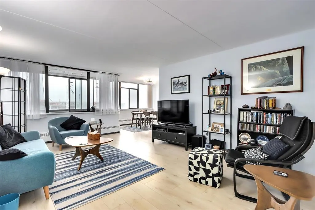 1707 6651 Minoru Boulevard