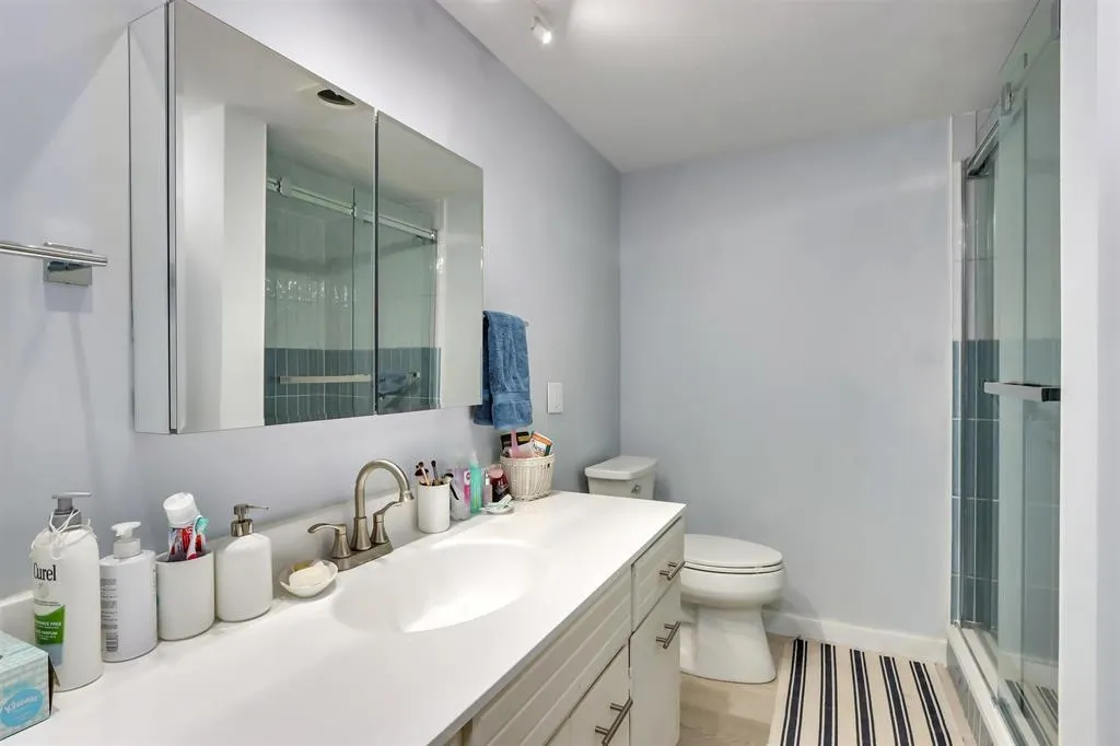 1707 6651 Minoru Boulevard
