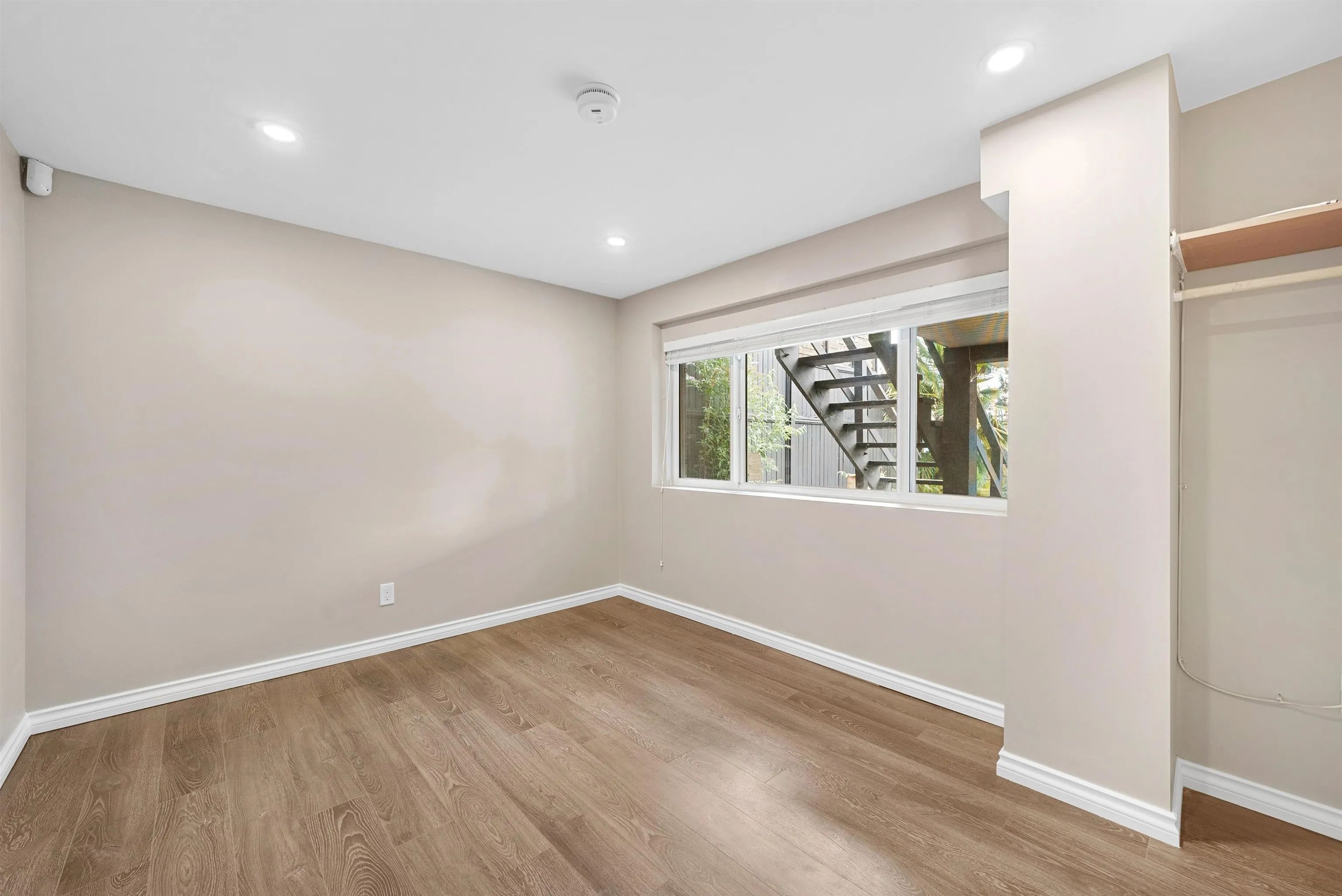 1137 Cloverley Street