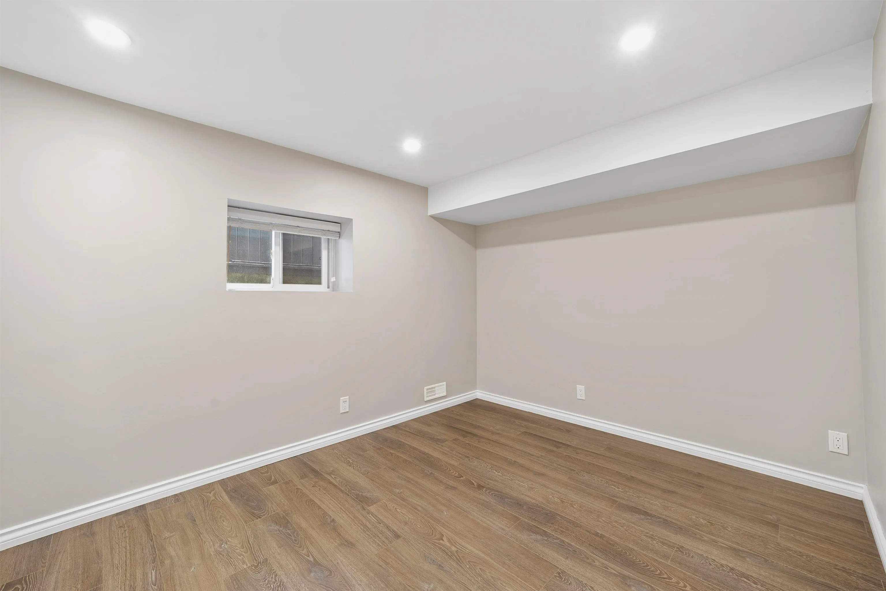 1137 Cloverley Street