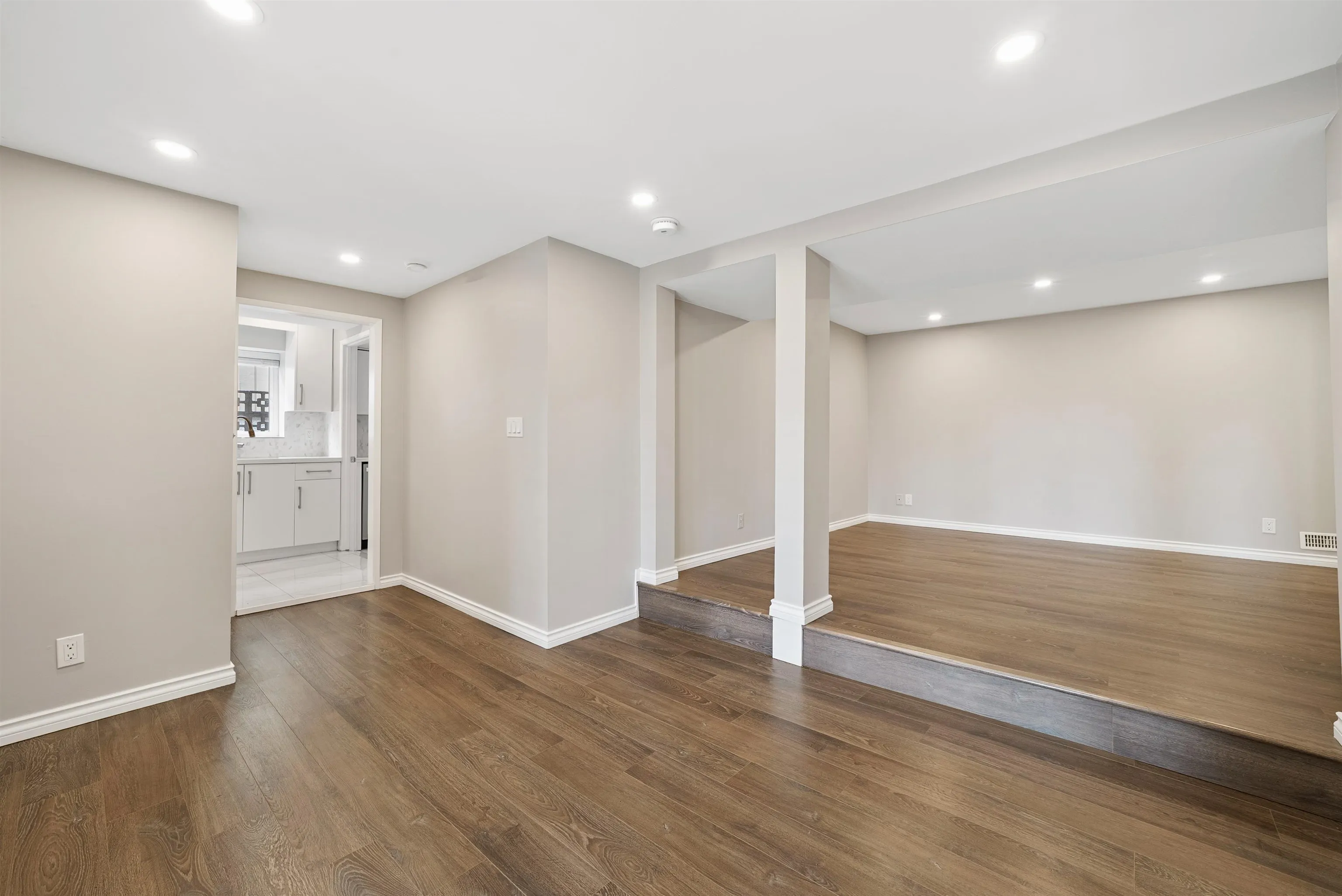 1137 Cloverley Street