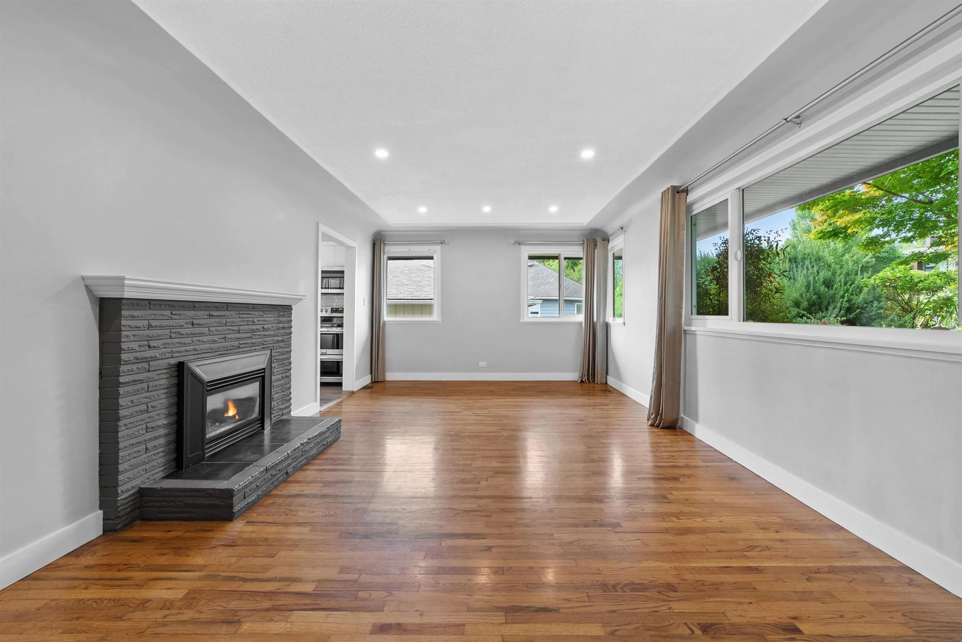 1137 Cloverley Street