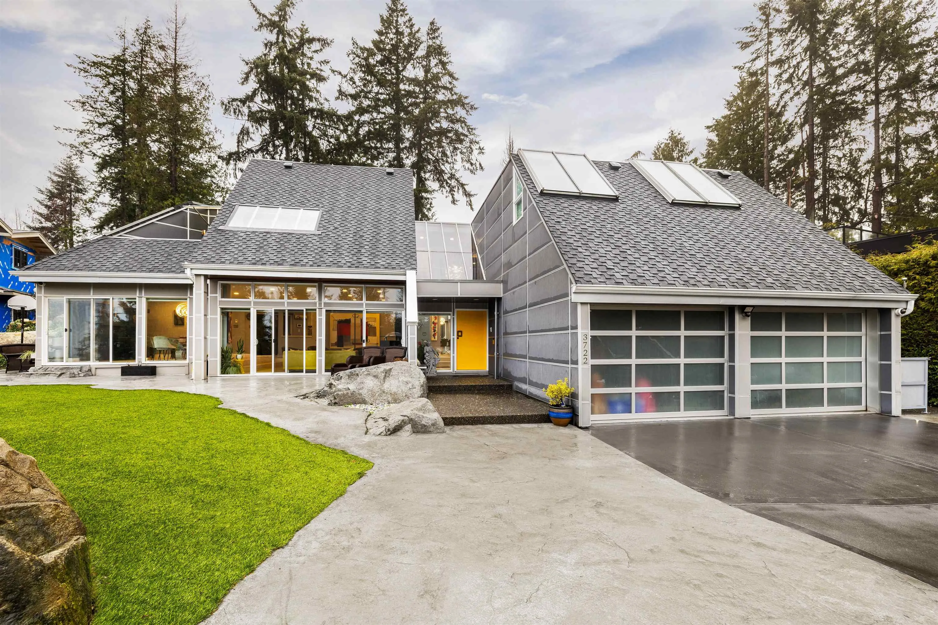 3722 Southridge Place