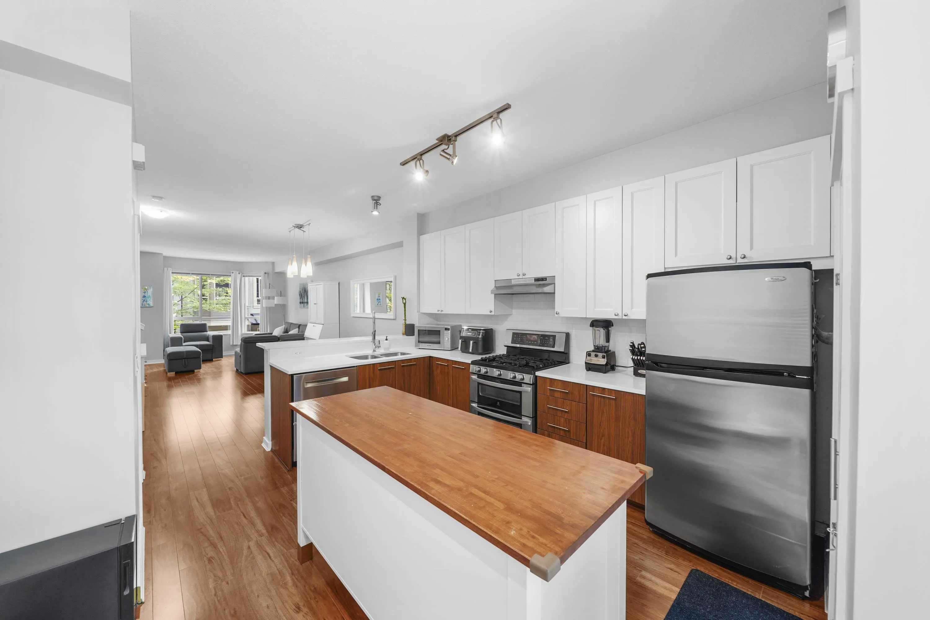 41 100 Klahanie Drive