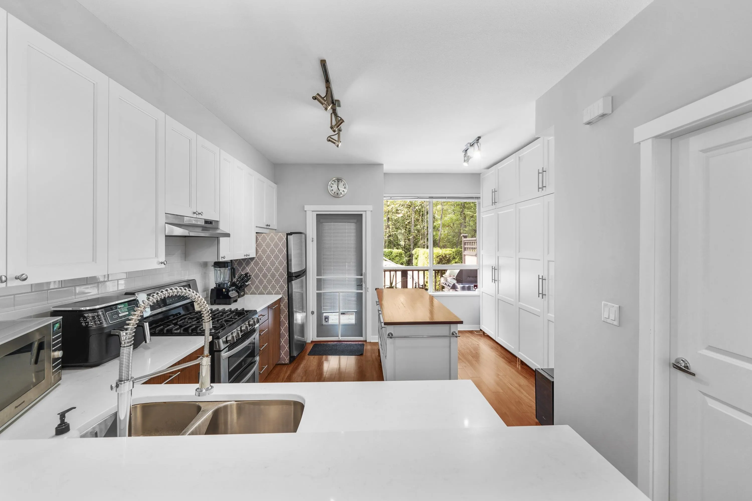 41 100 Klahanie Drive