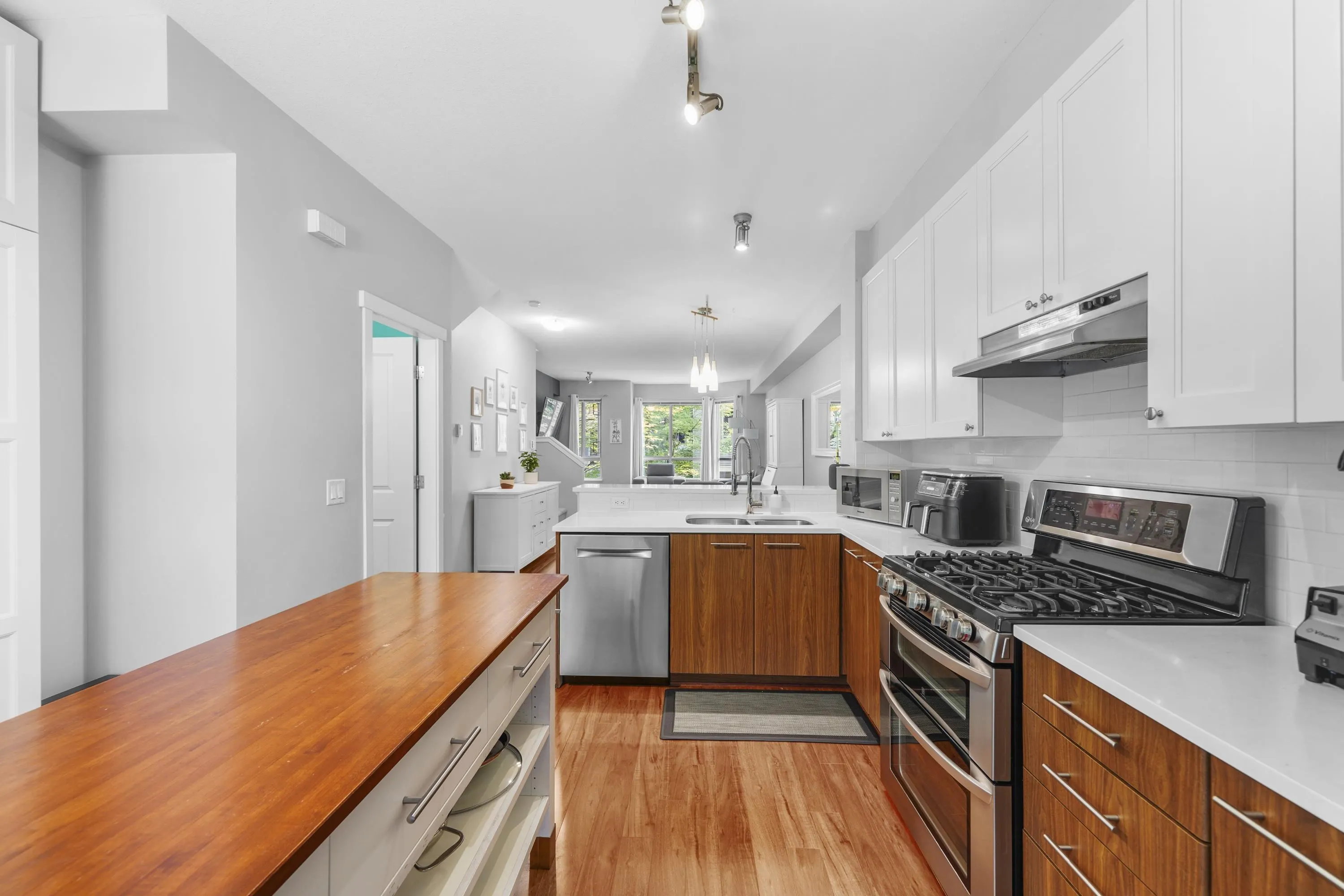 41 100 Klahanie Drive