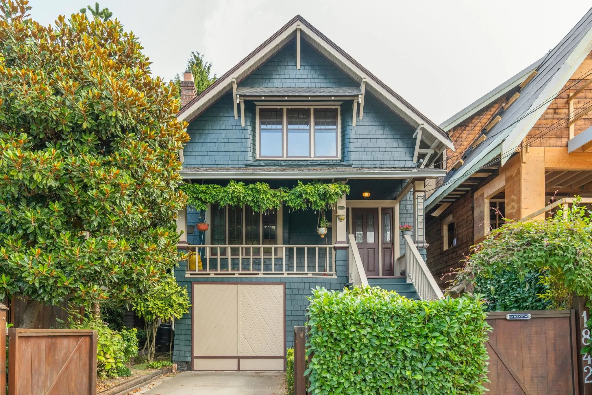 1842 Macdonald Street