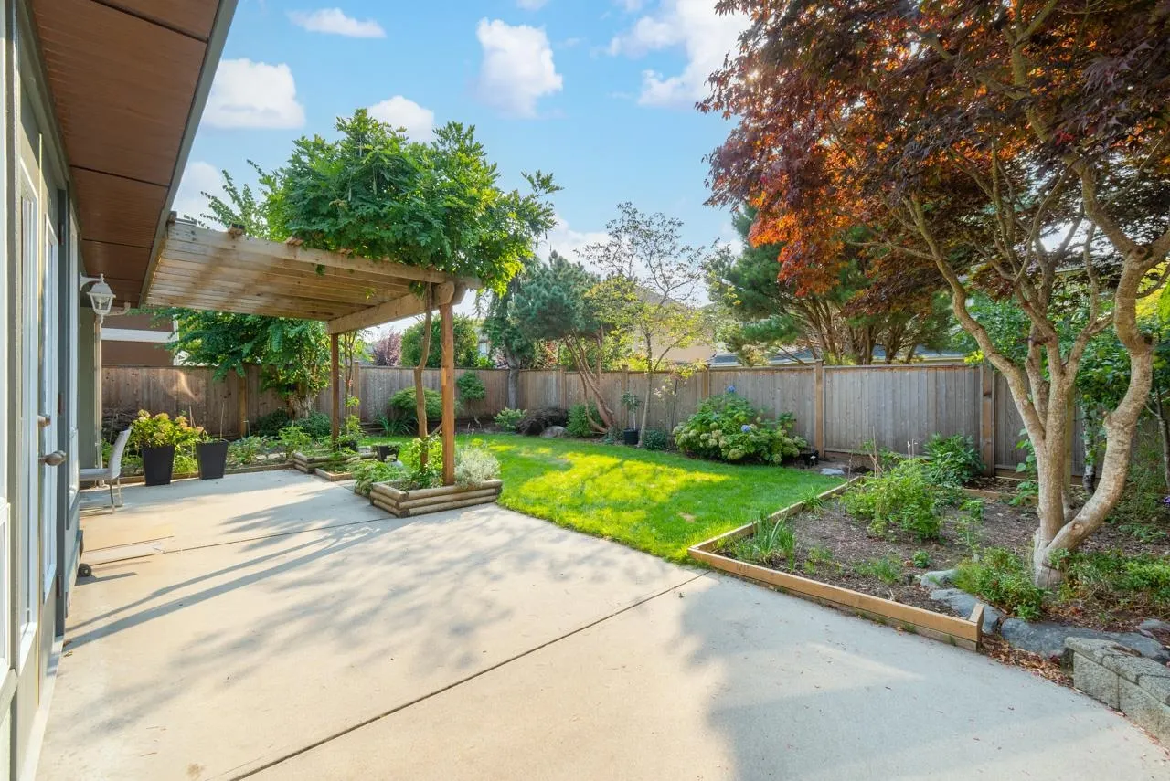 5579 Hankin Drive